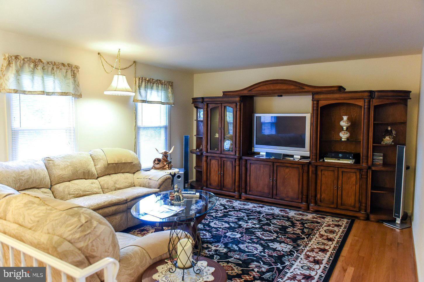 OAK HILL EST SUB - Residential