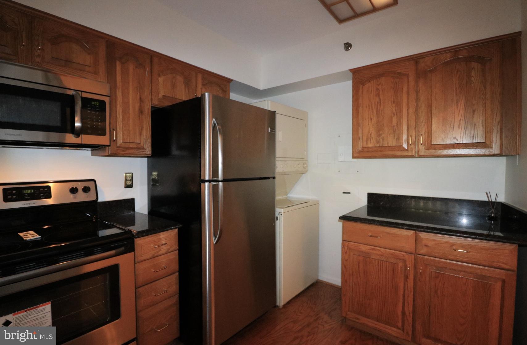 1805 CRYSTAL DRIVE 204S