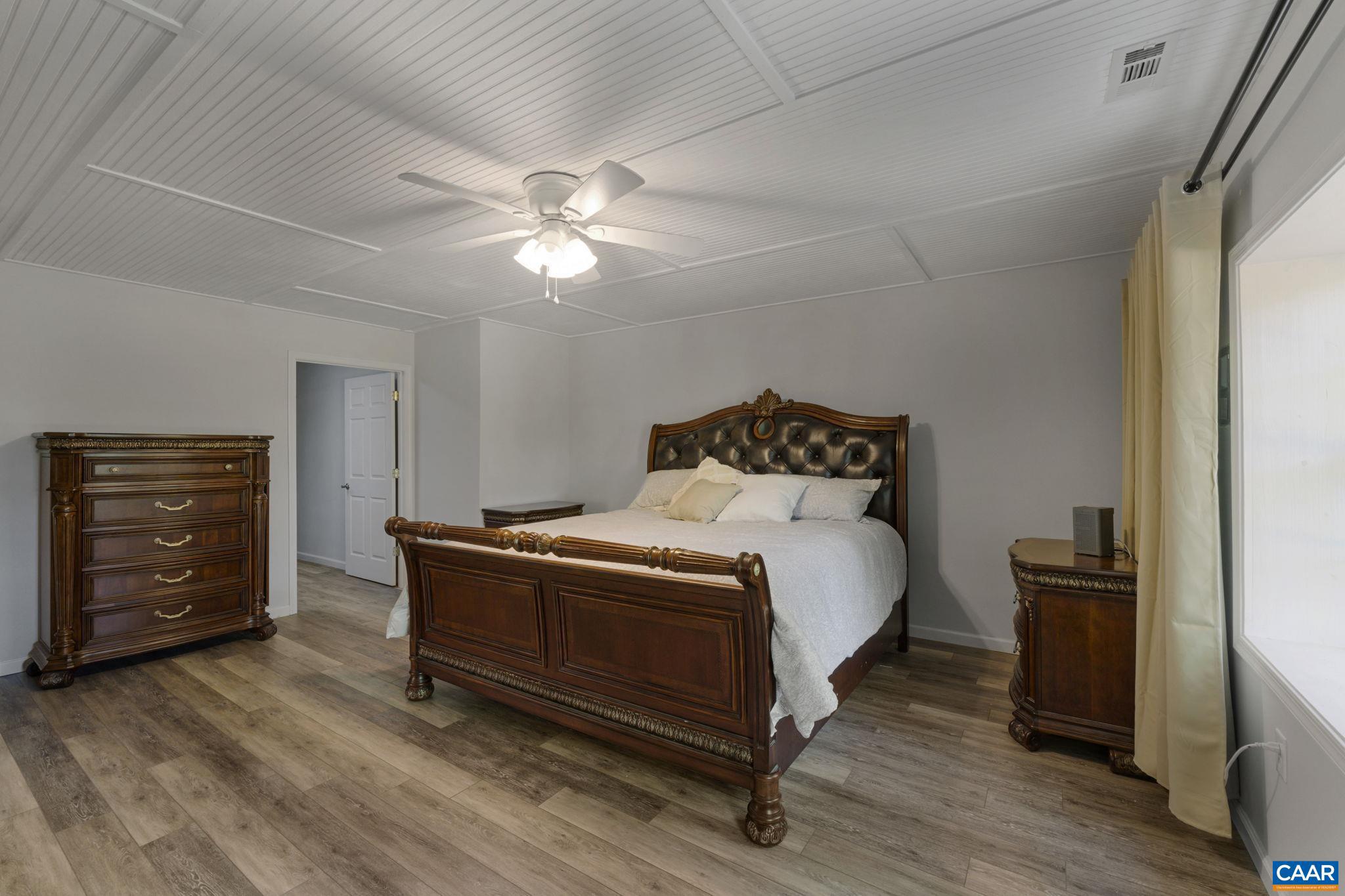 HUNTERS LAKE - Residential