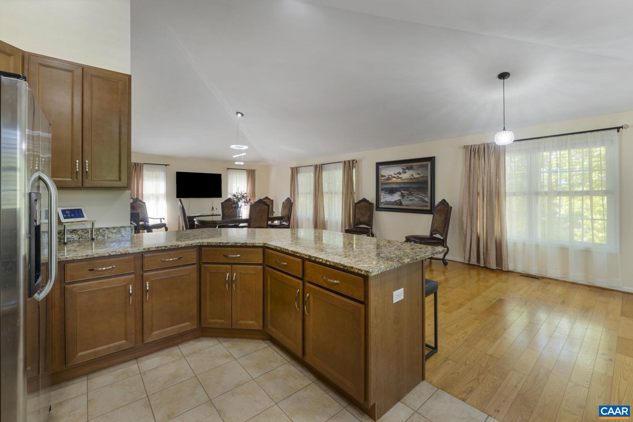 HUNTERS LAKE - Residential