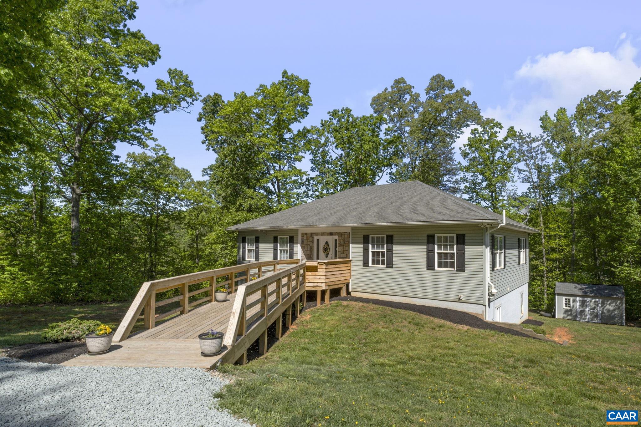 HUNTERS LAKE - Residential