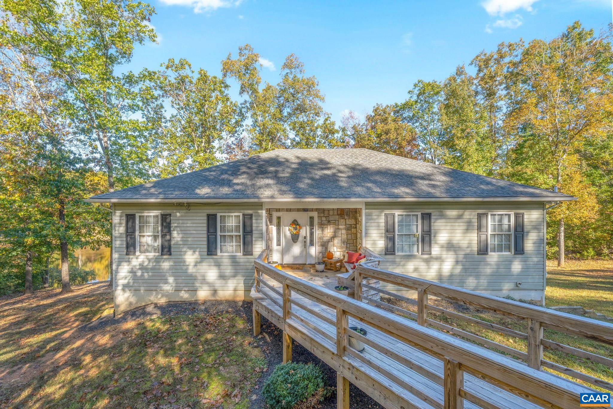 HUNTERS LAKE - Residential