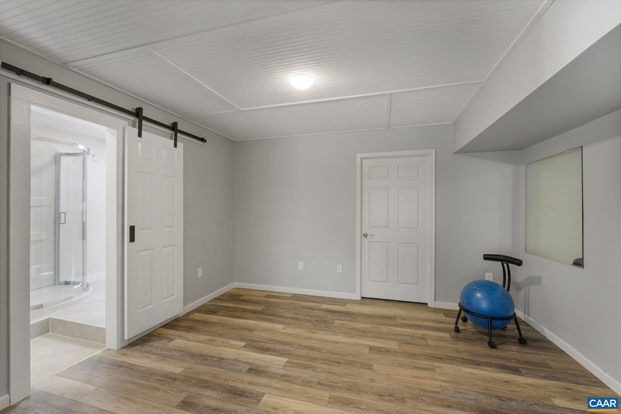 HUNTERS LAKE - Residential