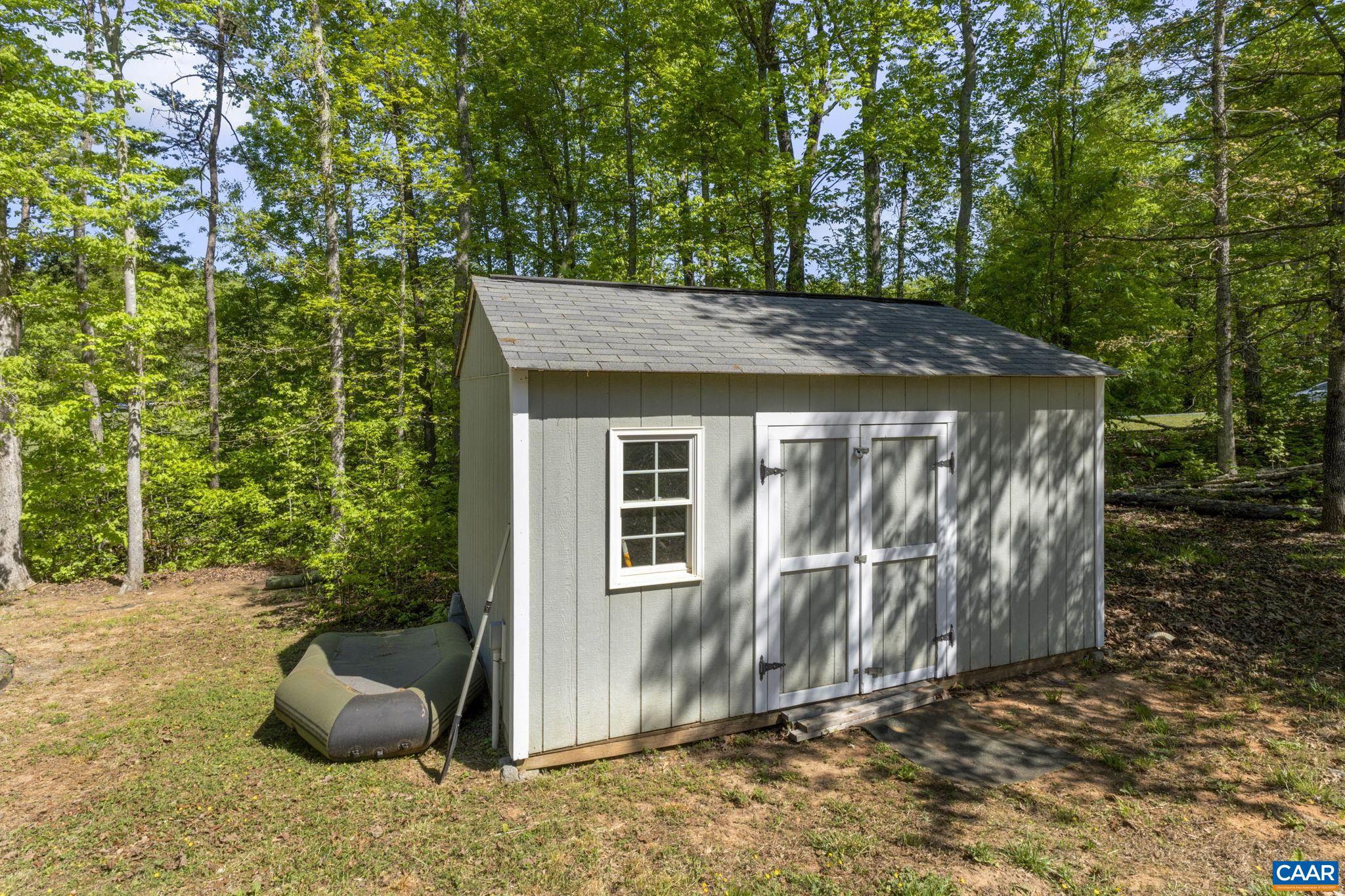 HUNTERS LAKE - Residential