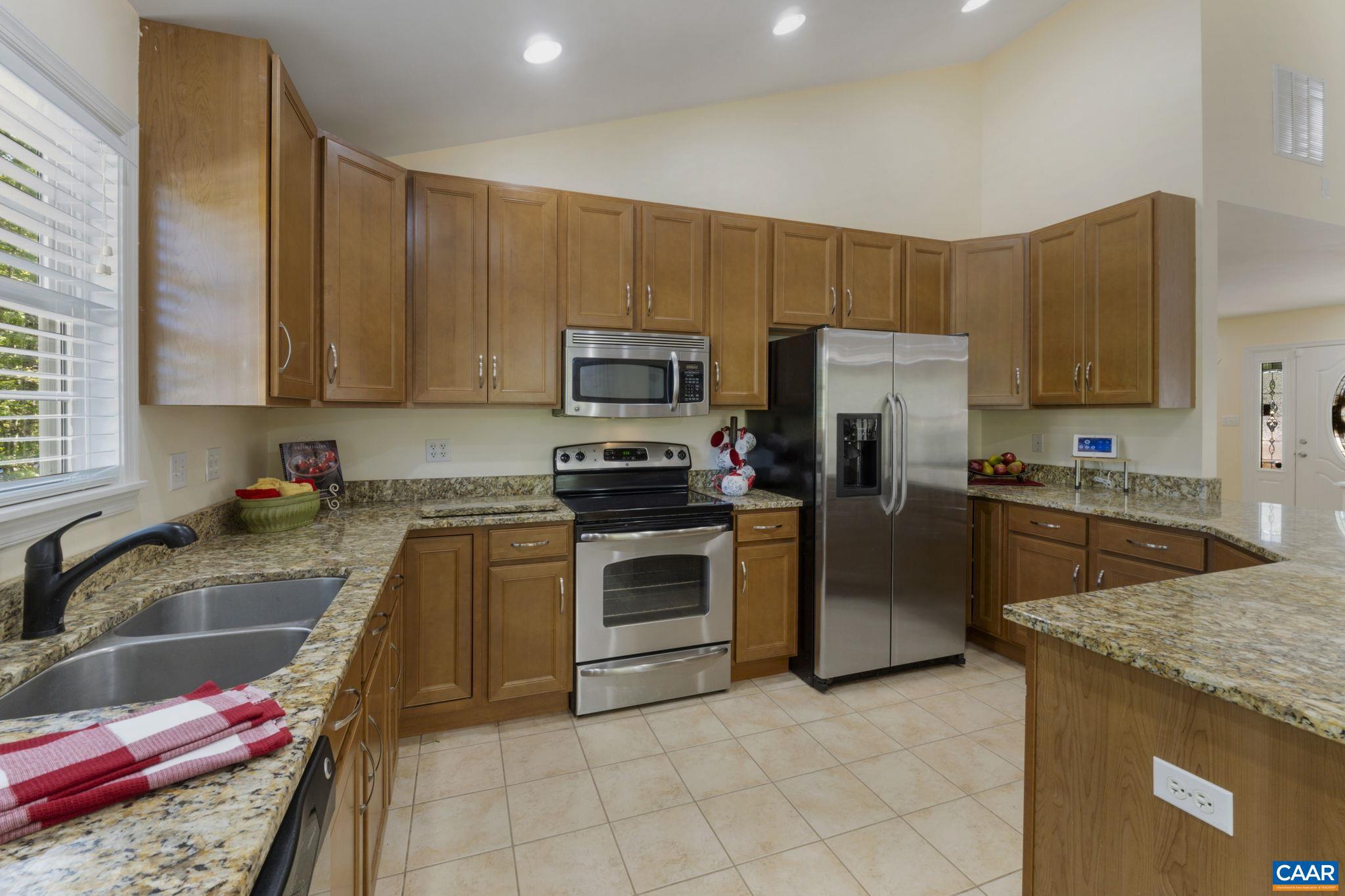 HUNTERS LAKE - Residential