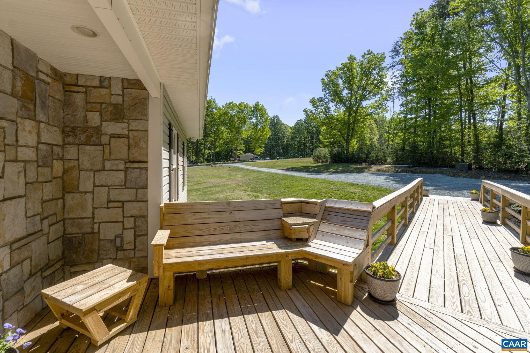 HUNTERS LAKE - Residential