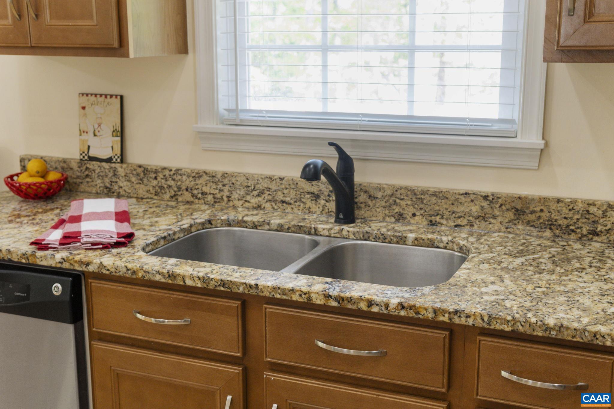 HUNTERS LAKE - Residential