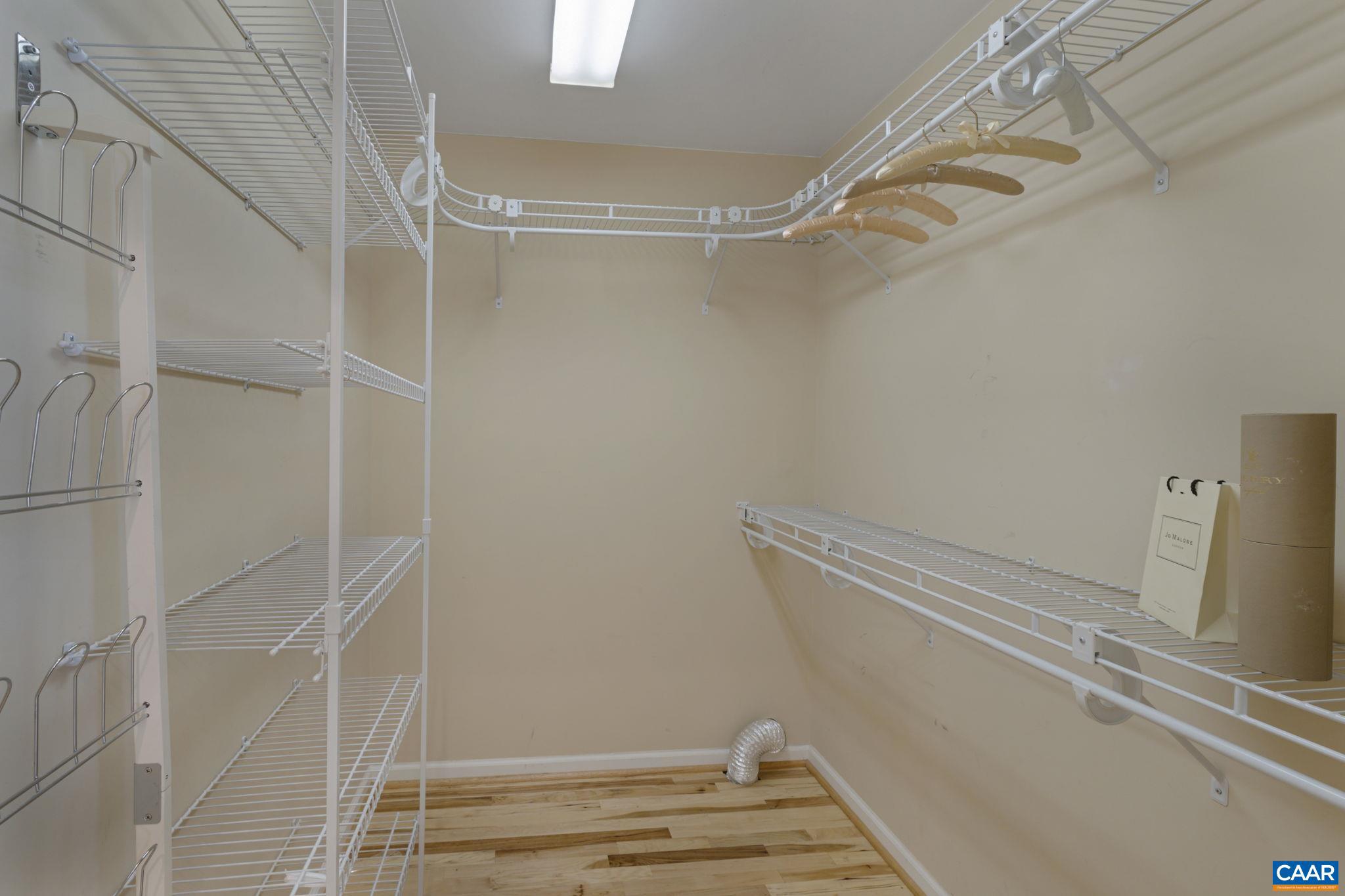 HUNTERS LAKE - Residential