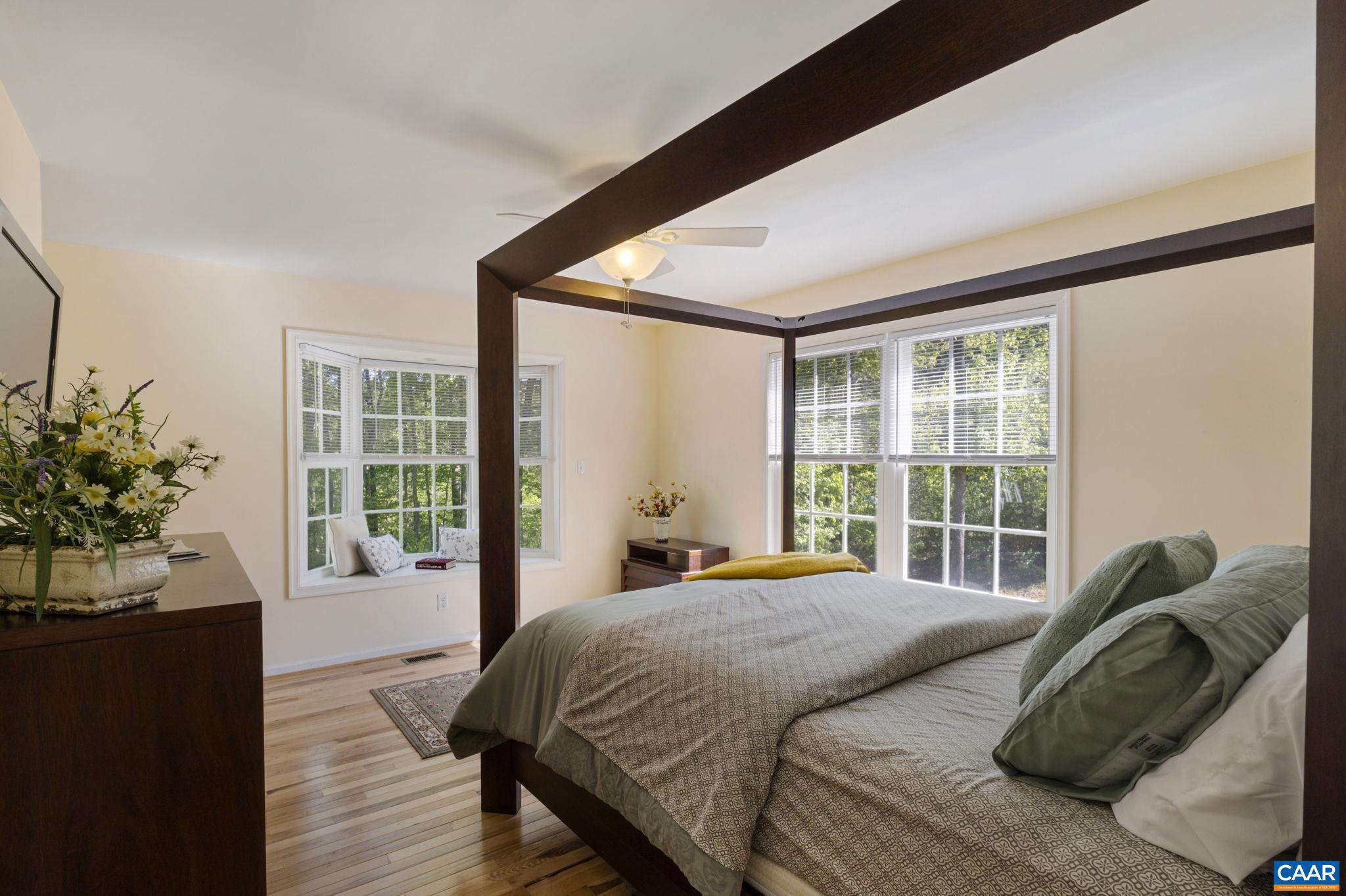 HUNTERS LAKE - Residential