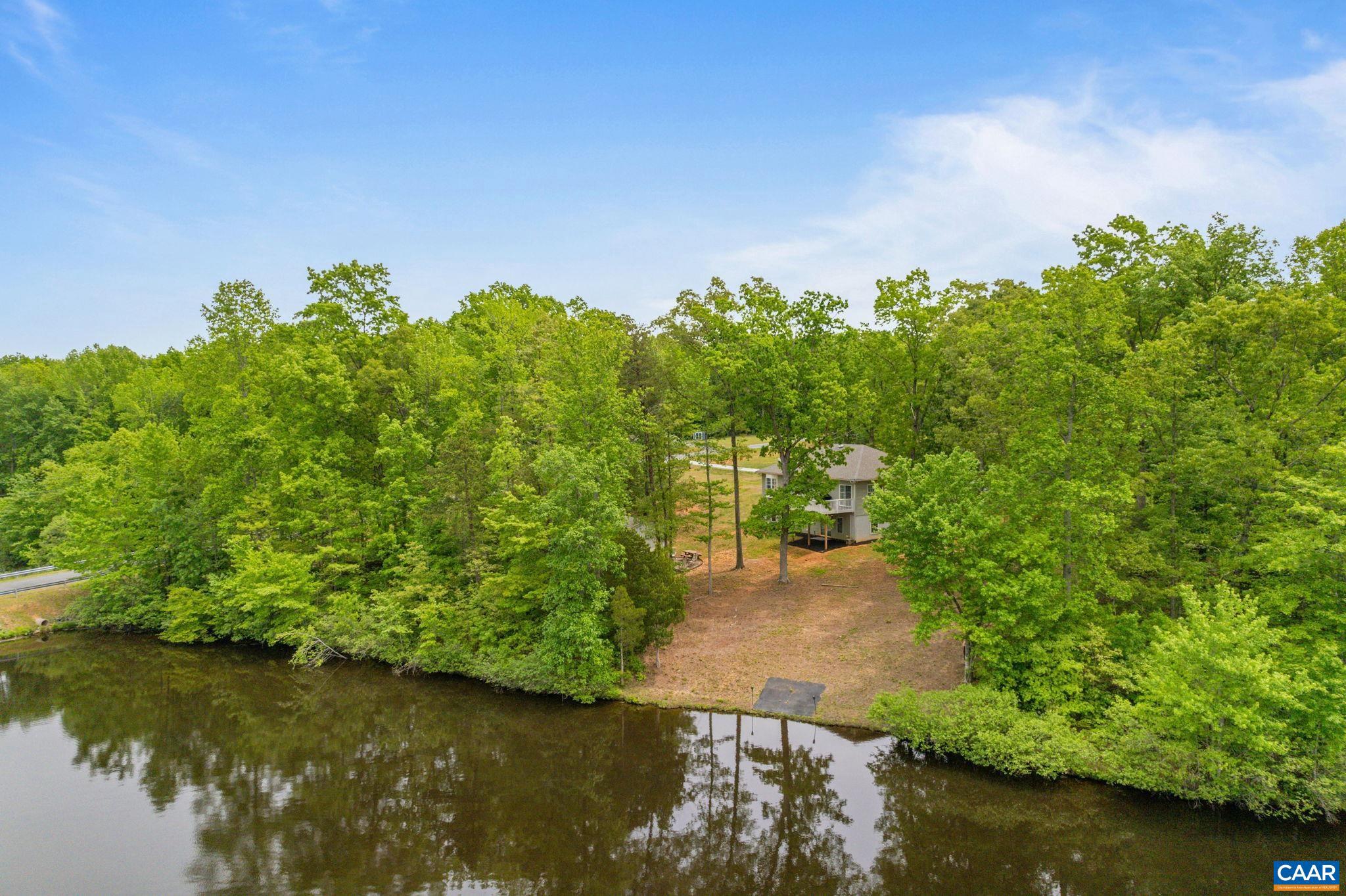 HUNTERS LAKE - Residential