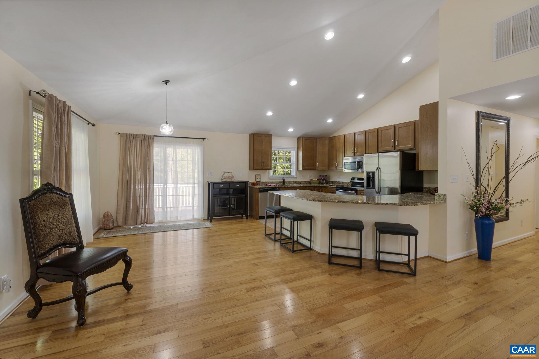 HUNTERS LAKE - Residential