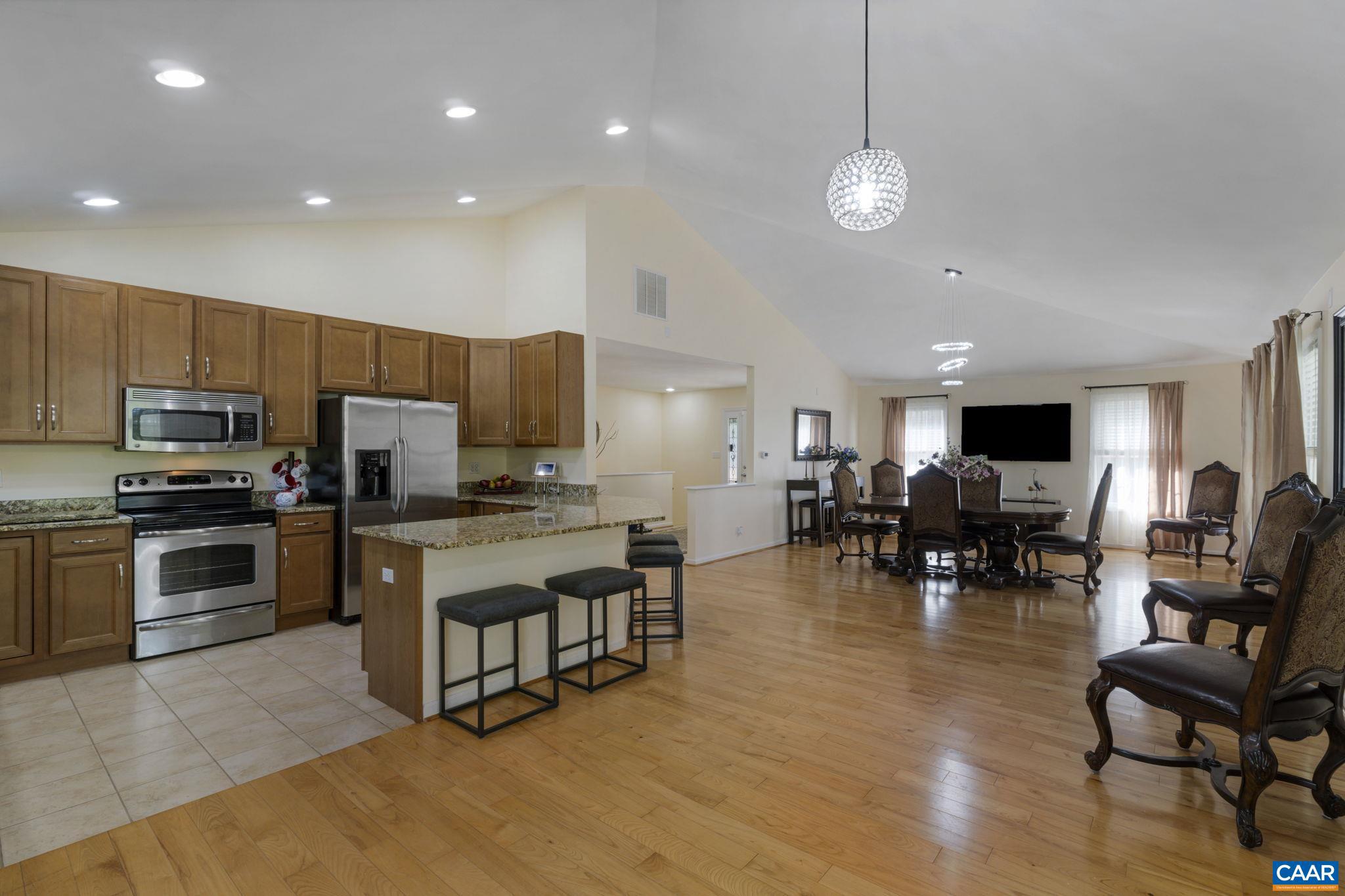 HUNTERS LAKE - Residential