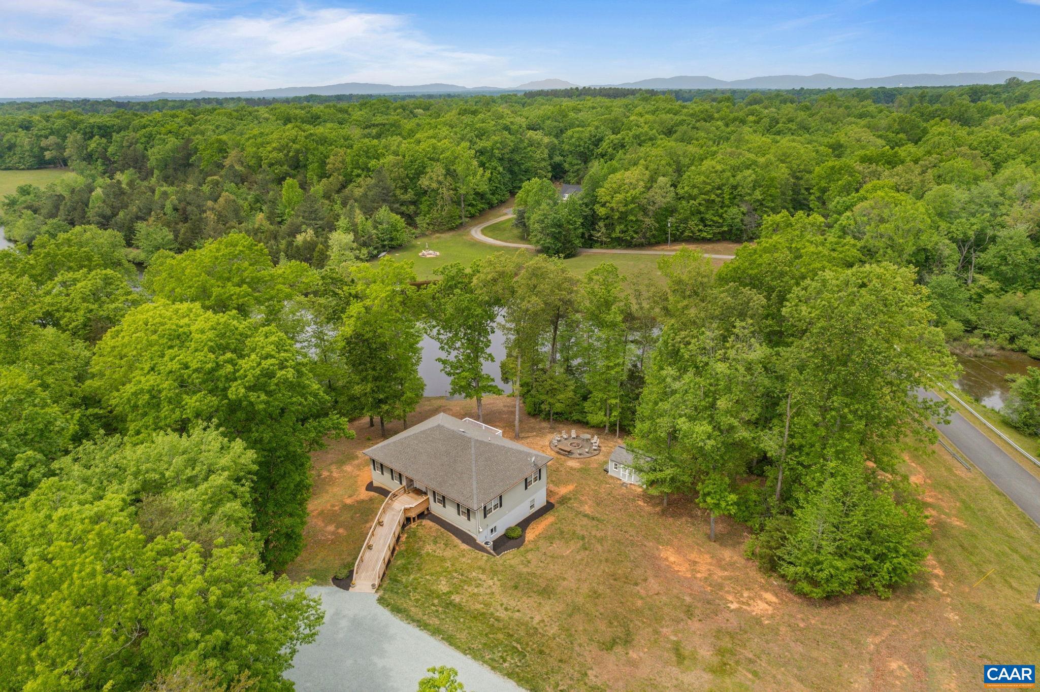 HUNTERS LAKE - Residential