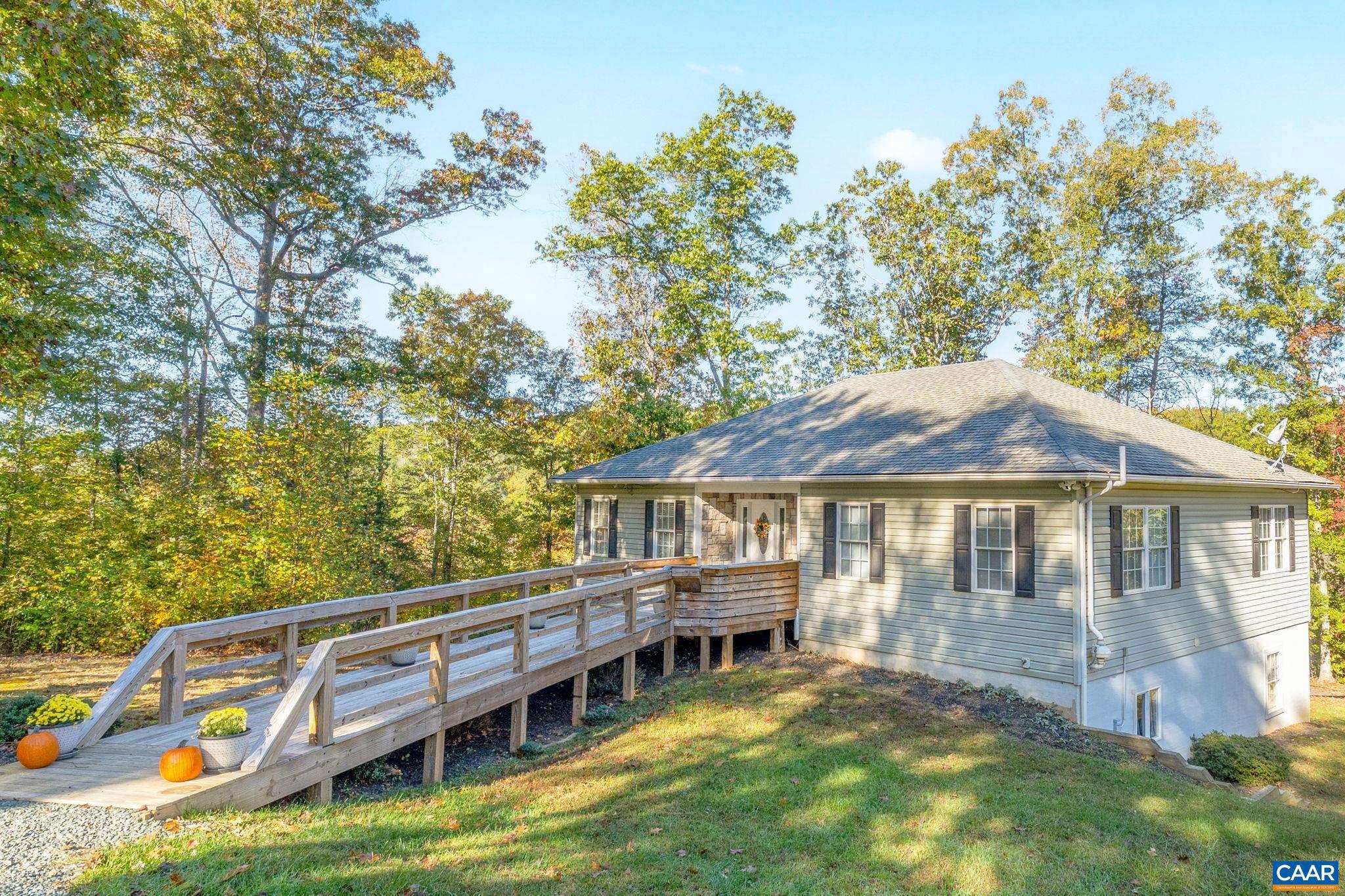 HUNTERS LAKE - Residential