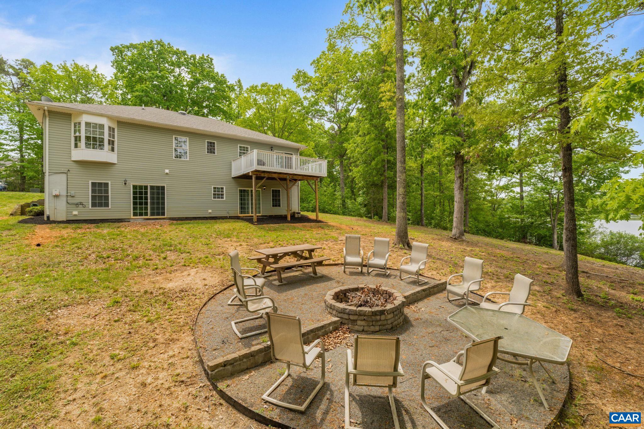 HUNTERS LAKE - Residential