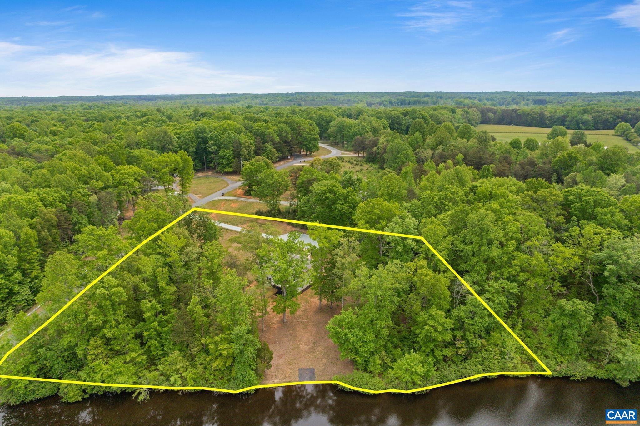 HUNTERS LAKE - Residential