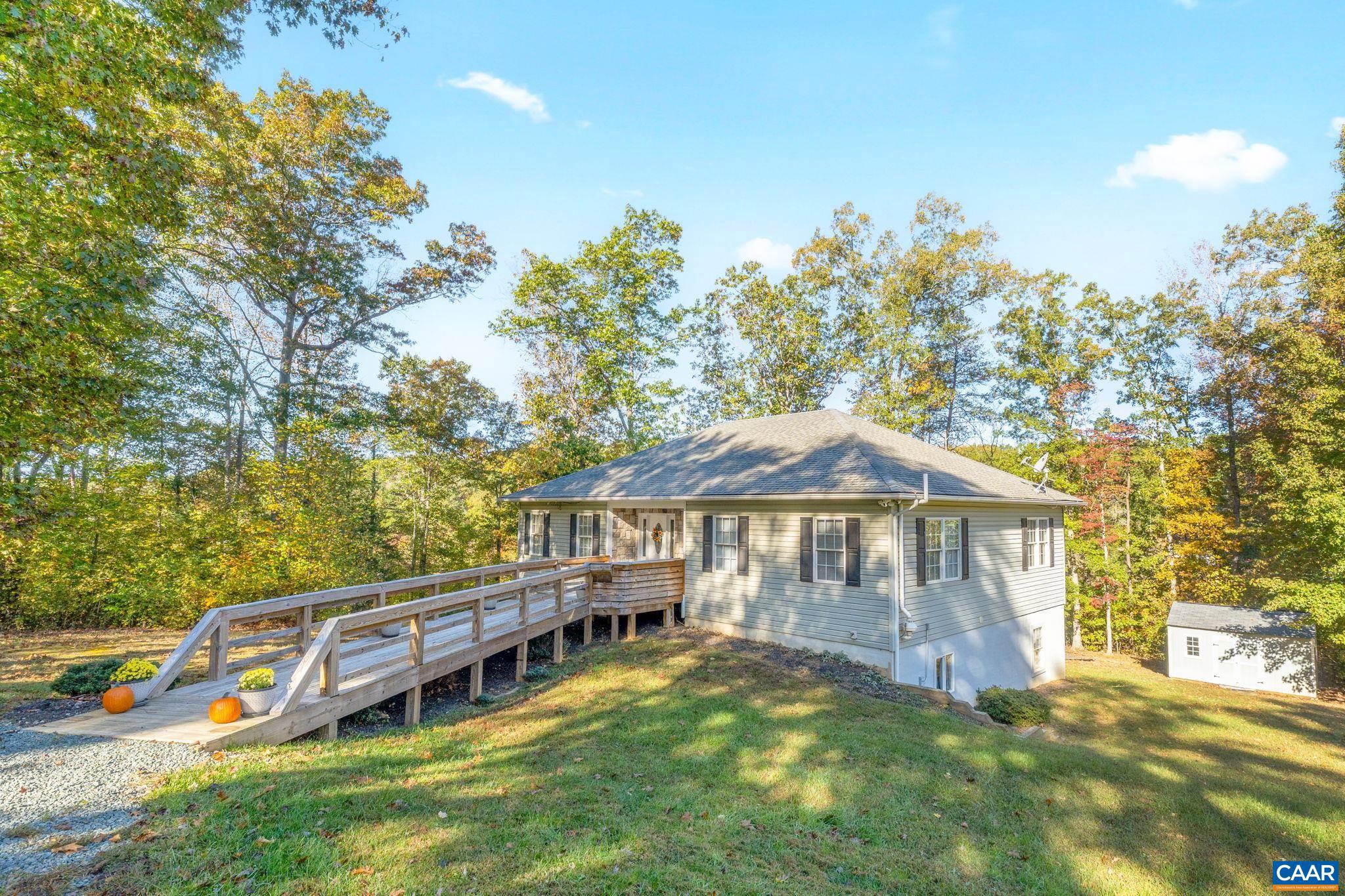 HUNTERS LAKE - Residential