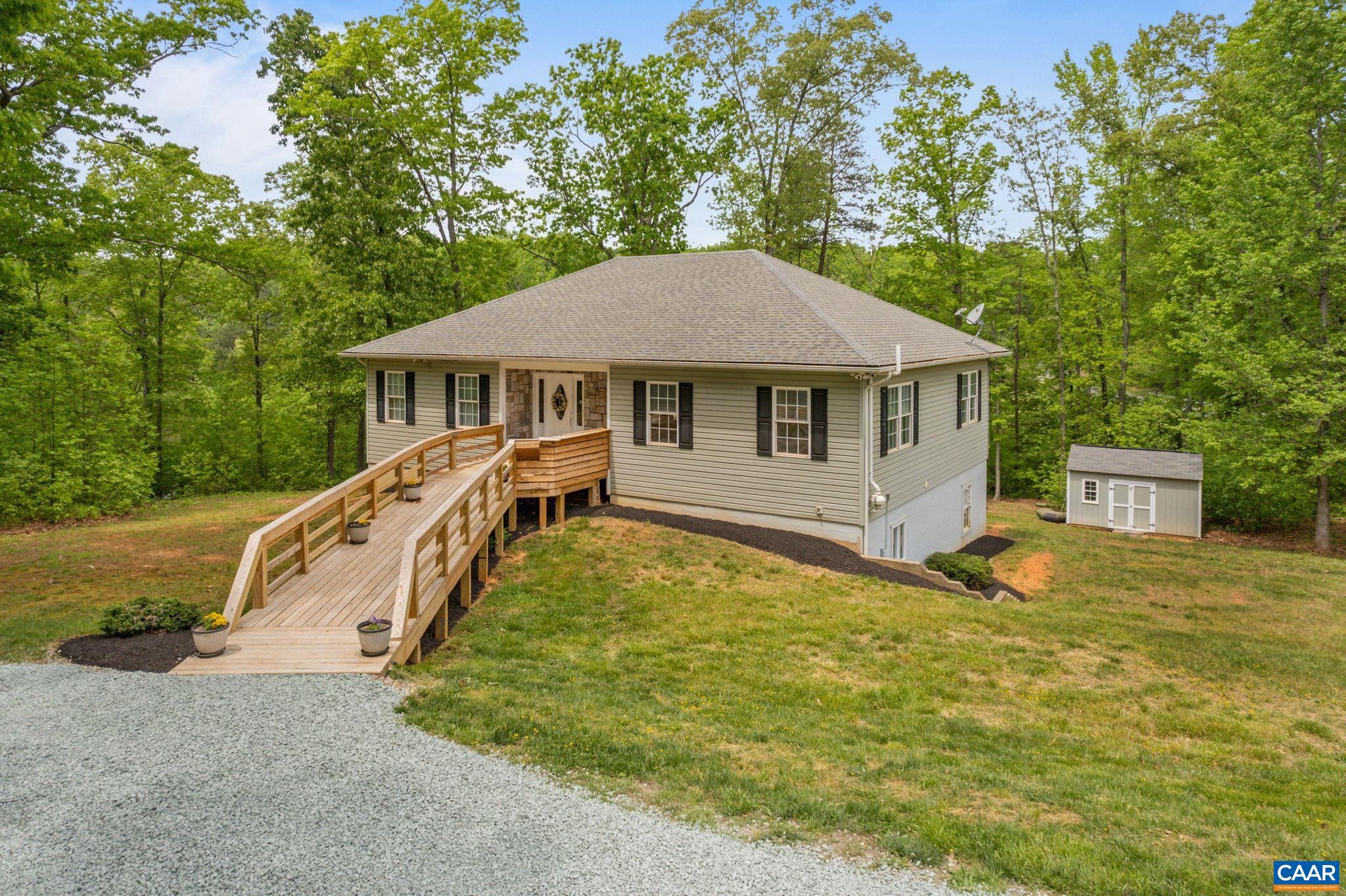 HUNTERS LAKE - Residential