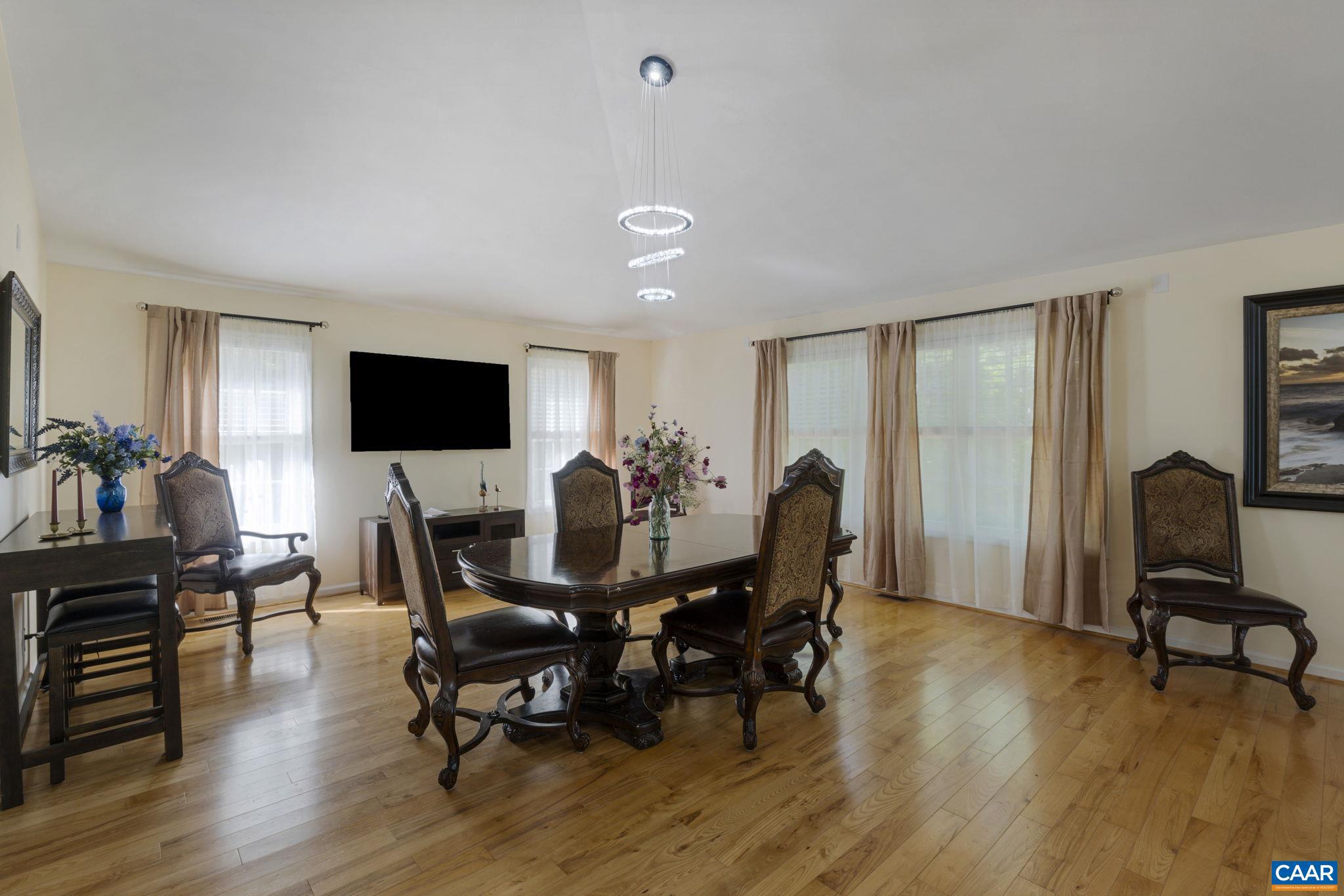 HUNTERS LAKE - Residential