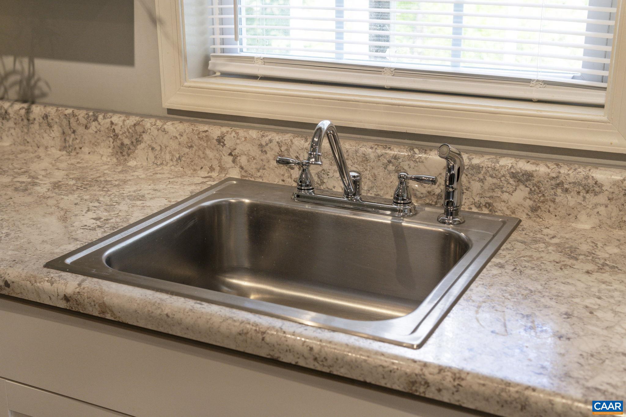 HUNTERS LAKE - Residential