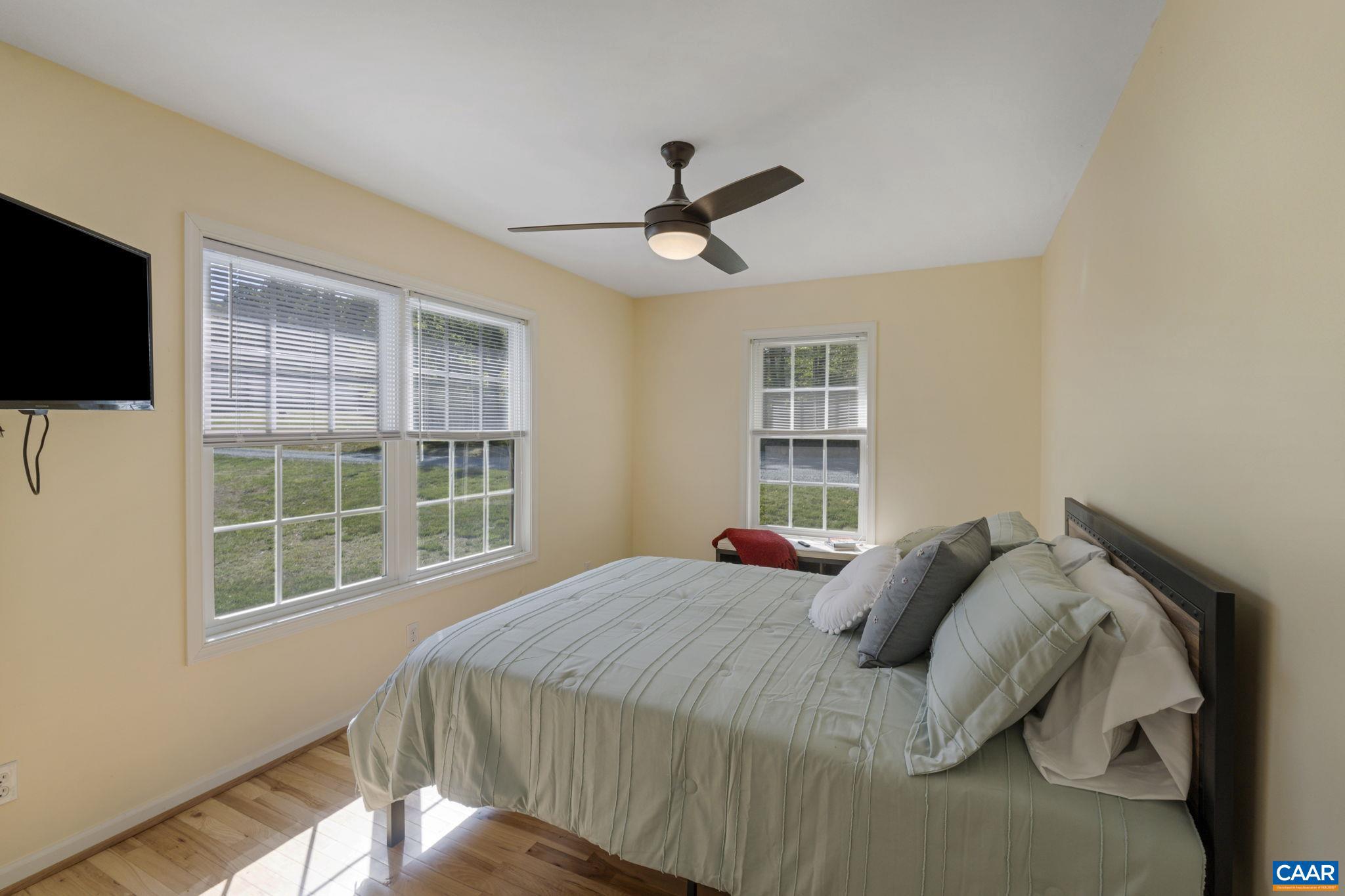 HUNTERS LAKE - Residential