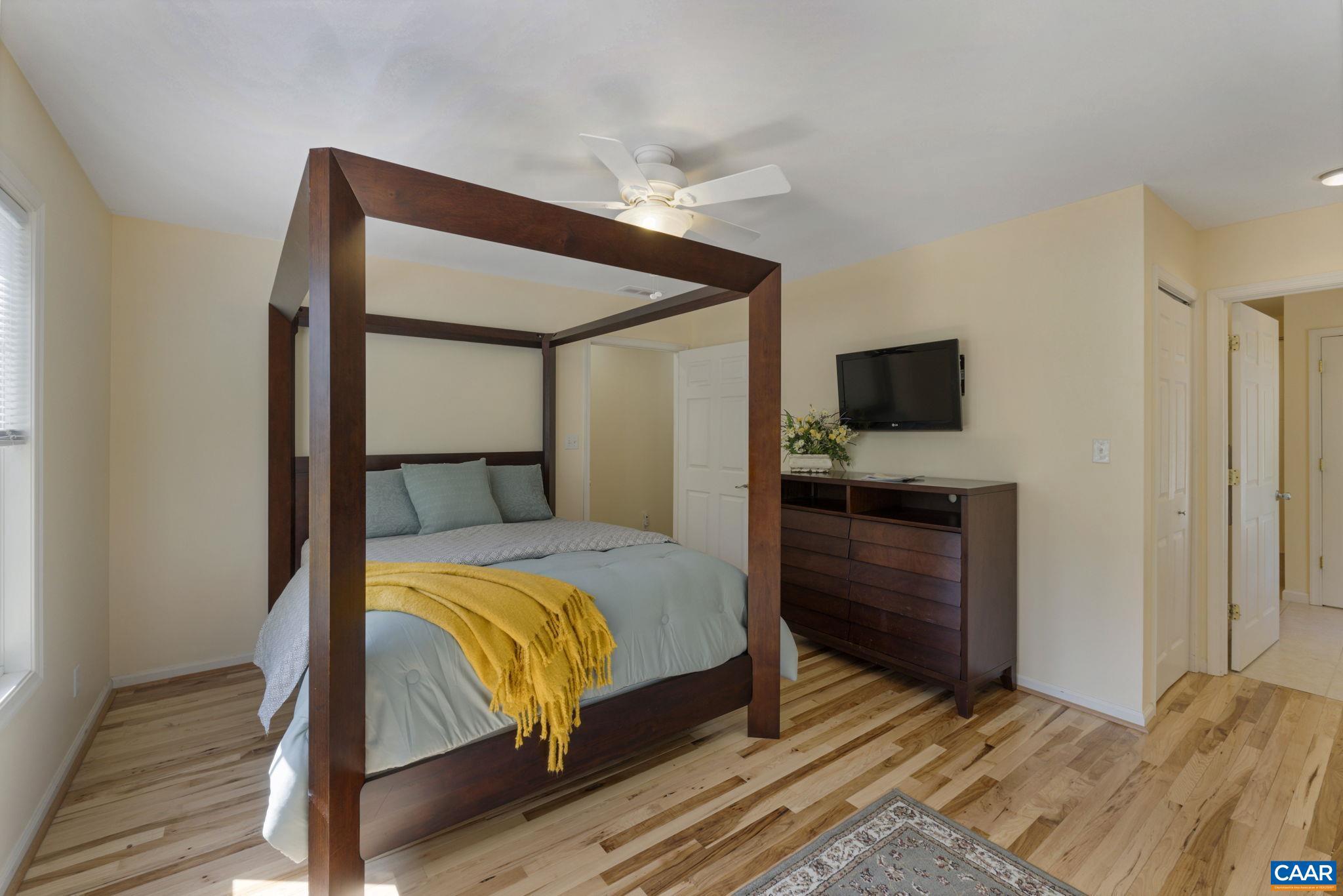 HUNTERS LAKE - Residential