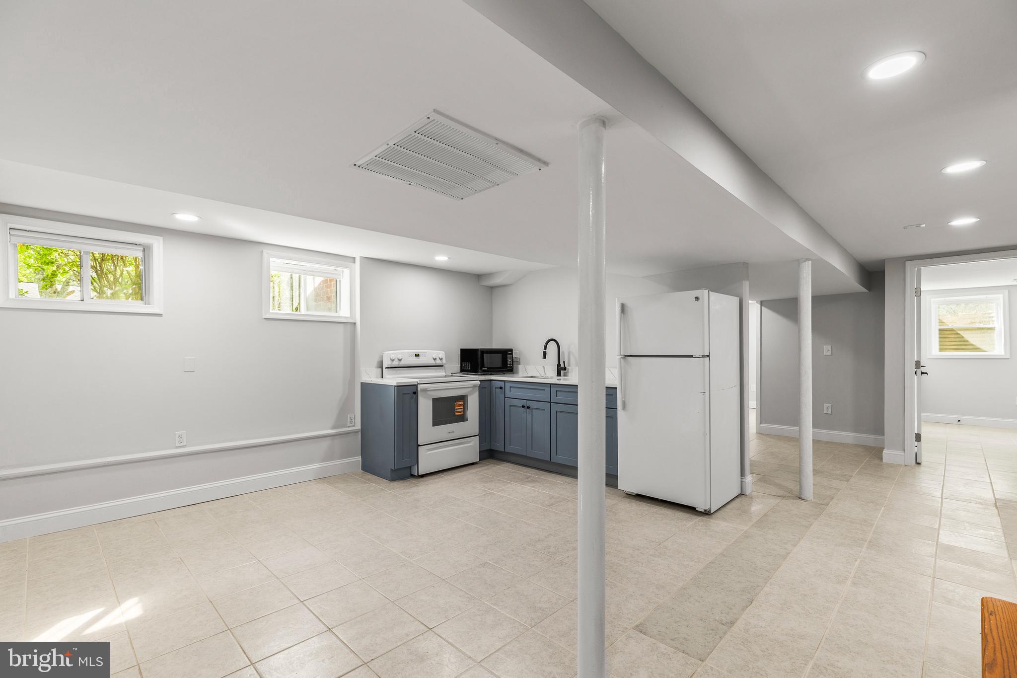 FALLS PARK - Residential Lease