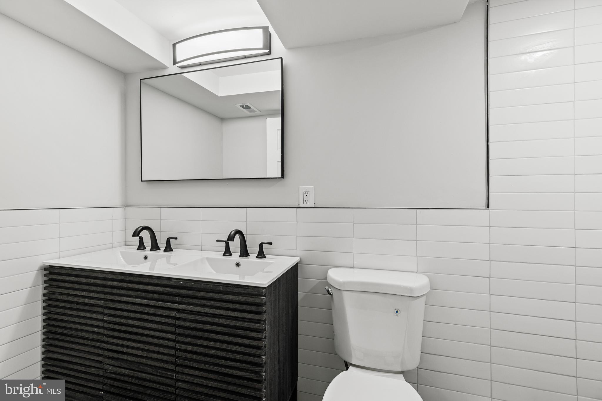 FALLS PARK - Residential Lease