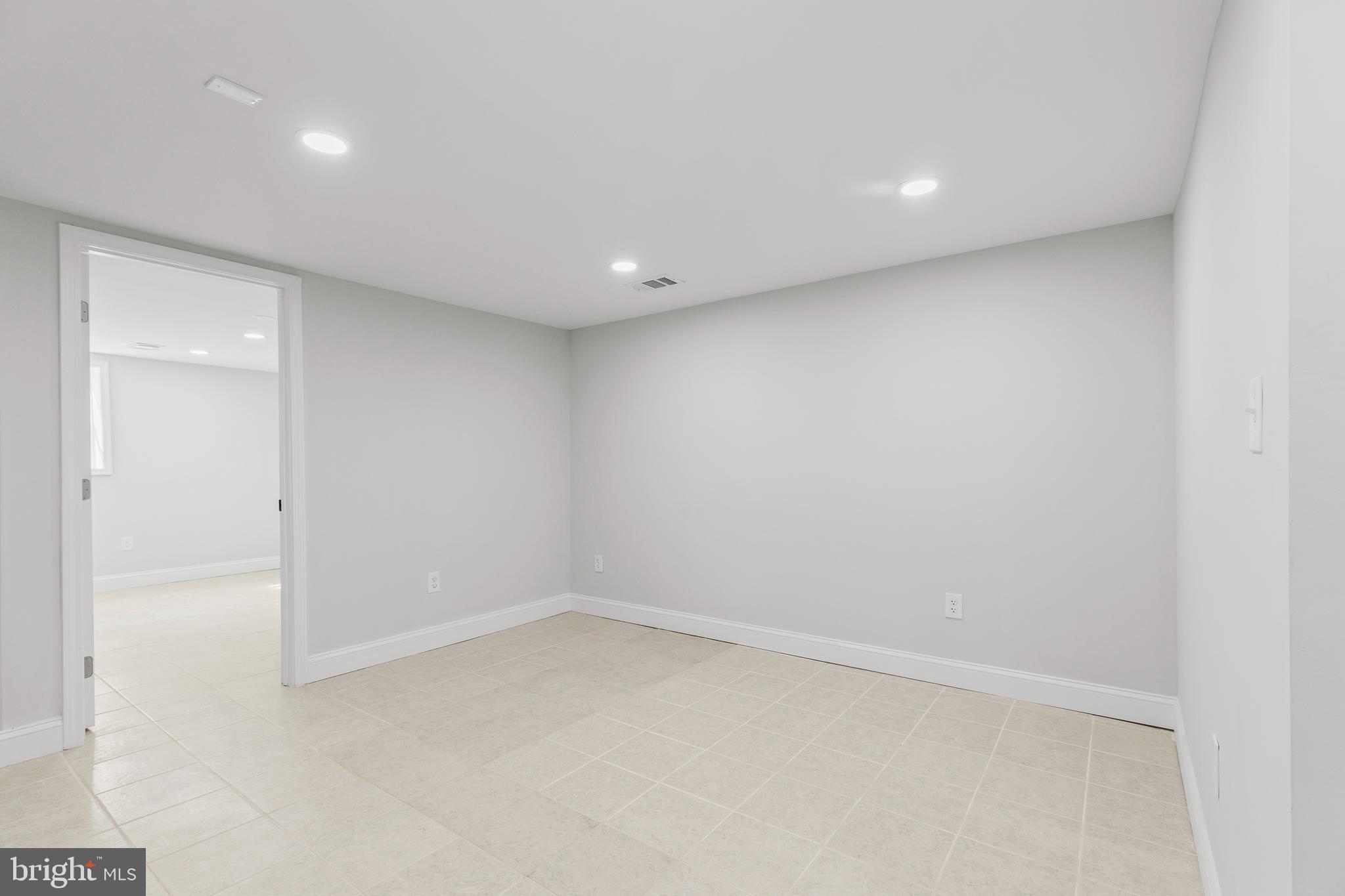 FALLS PARK - Residential Lease