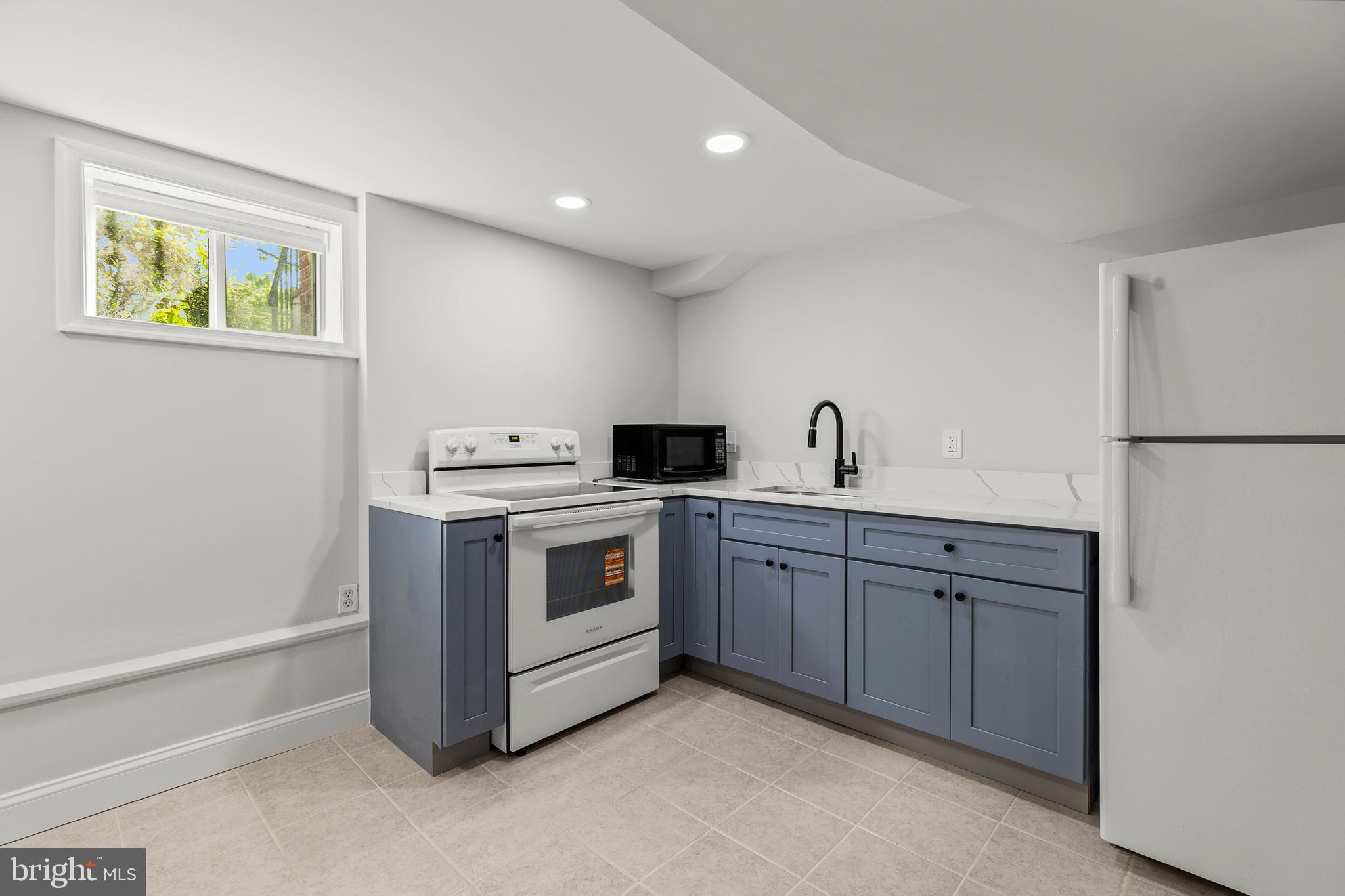 FALLS PARK - Residential Lease