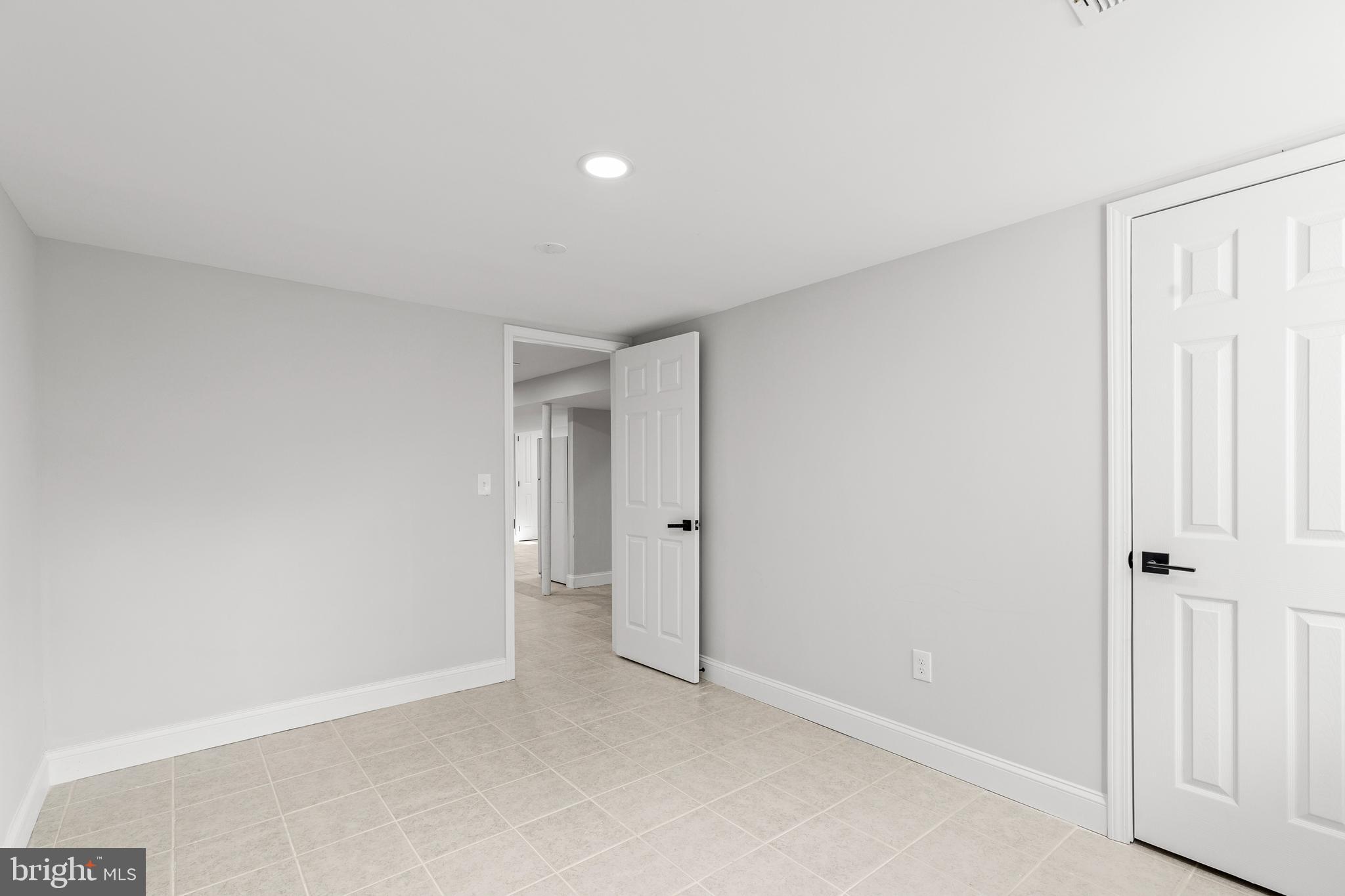 FALLS PARK - Residential Lease