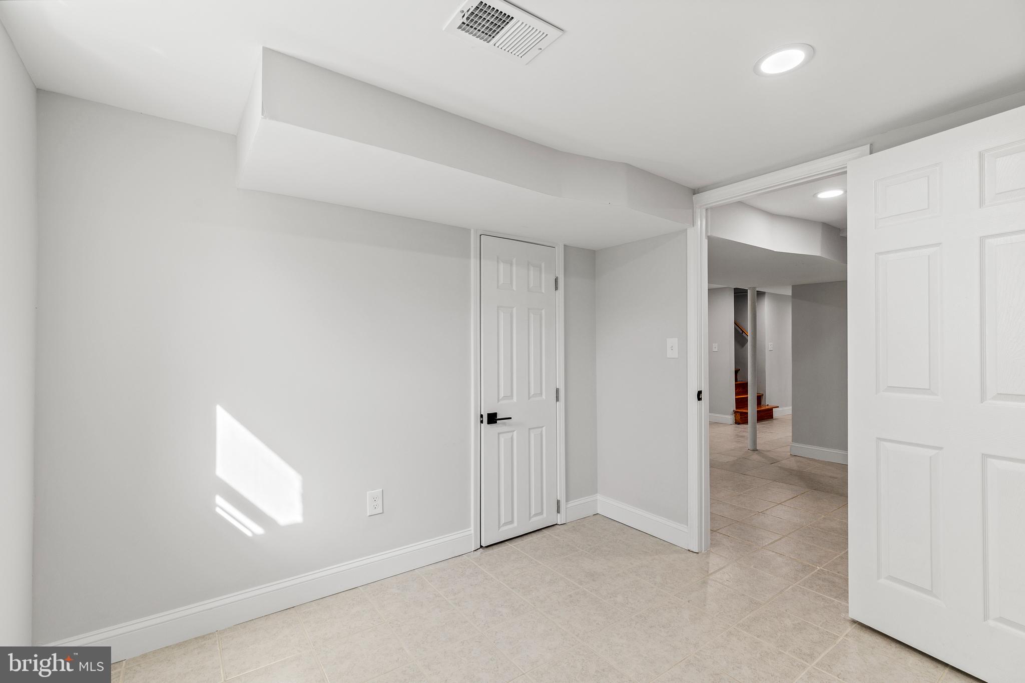 FALLS PARK - Residential Lease