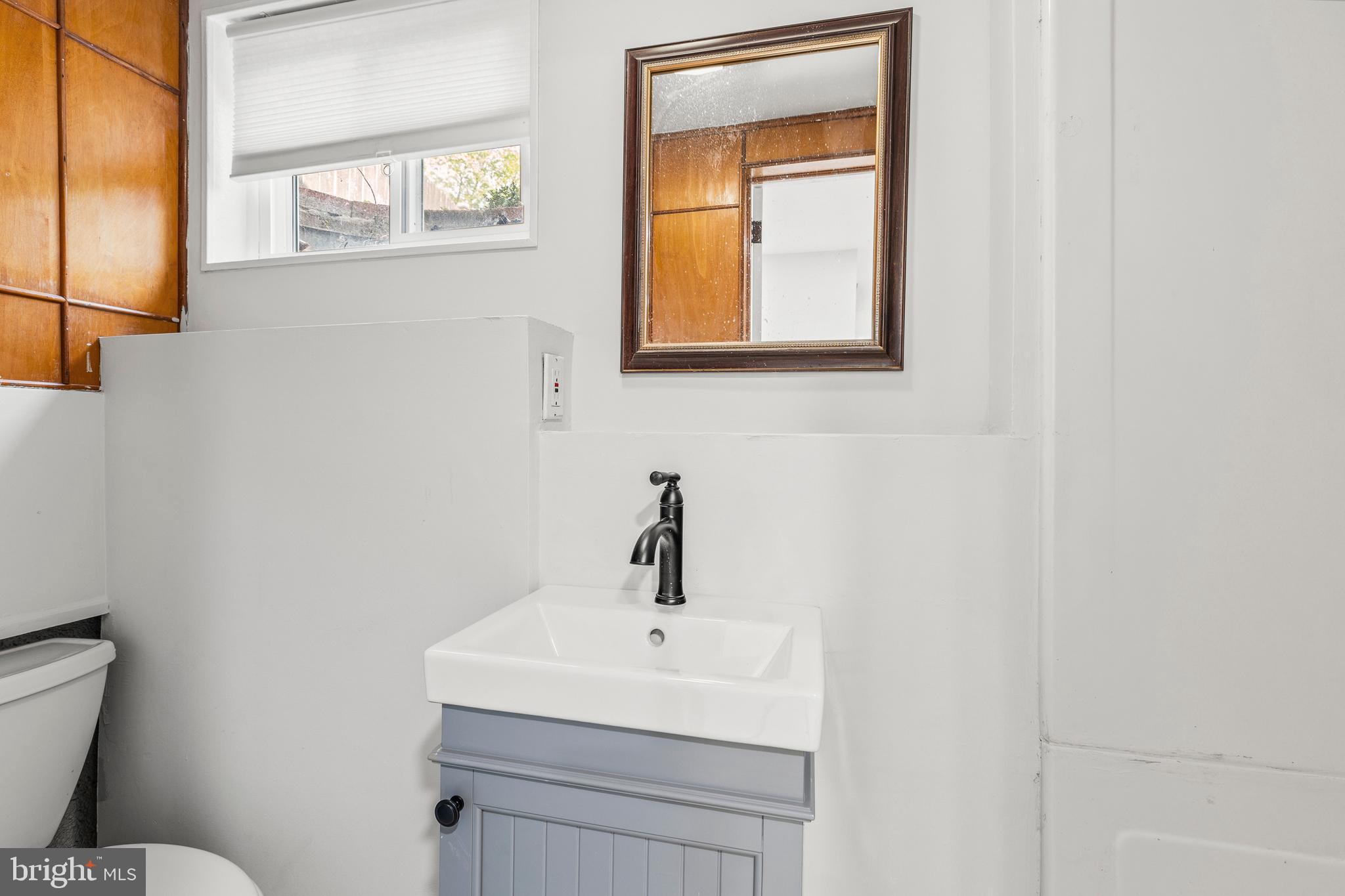 FALLS PARK - Residential Lease