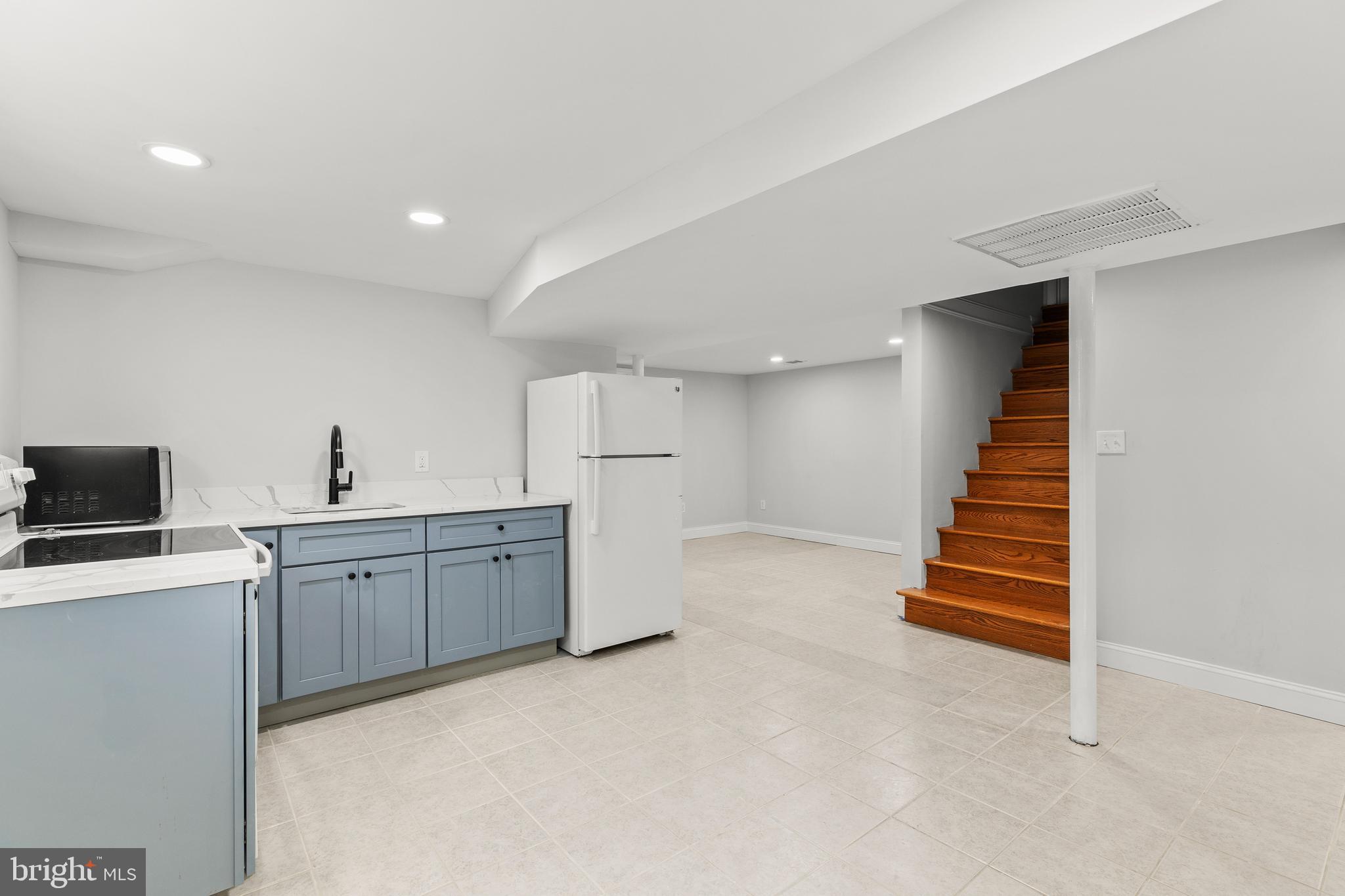 FALLS PARK - Residential Lease