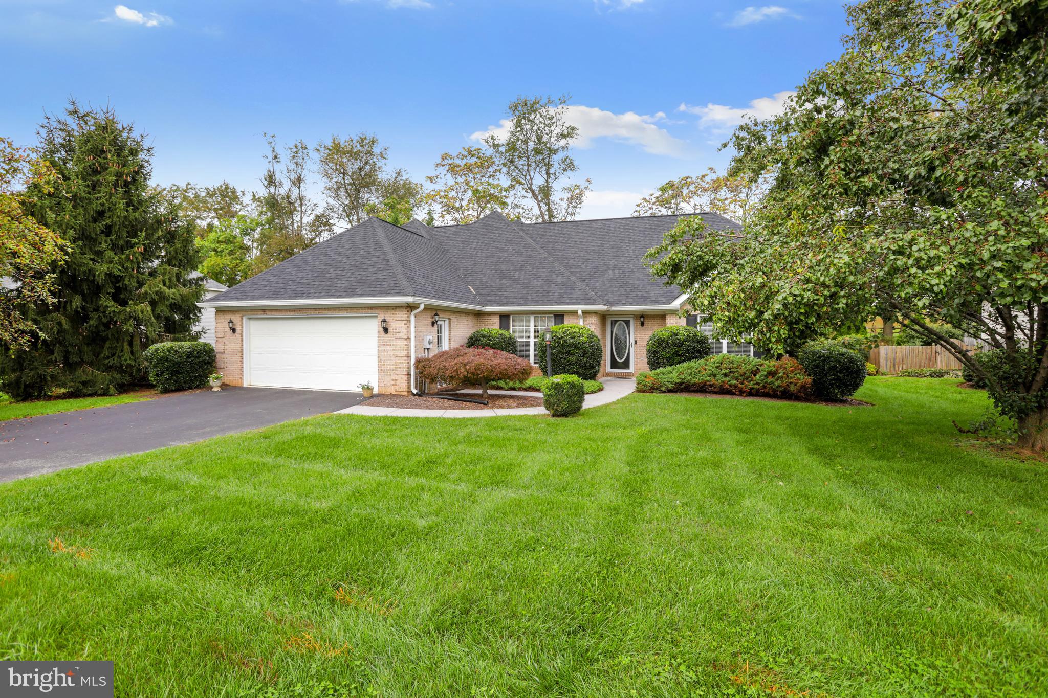 LOCUST HILL - Residential