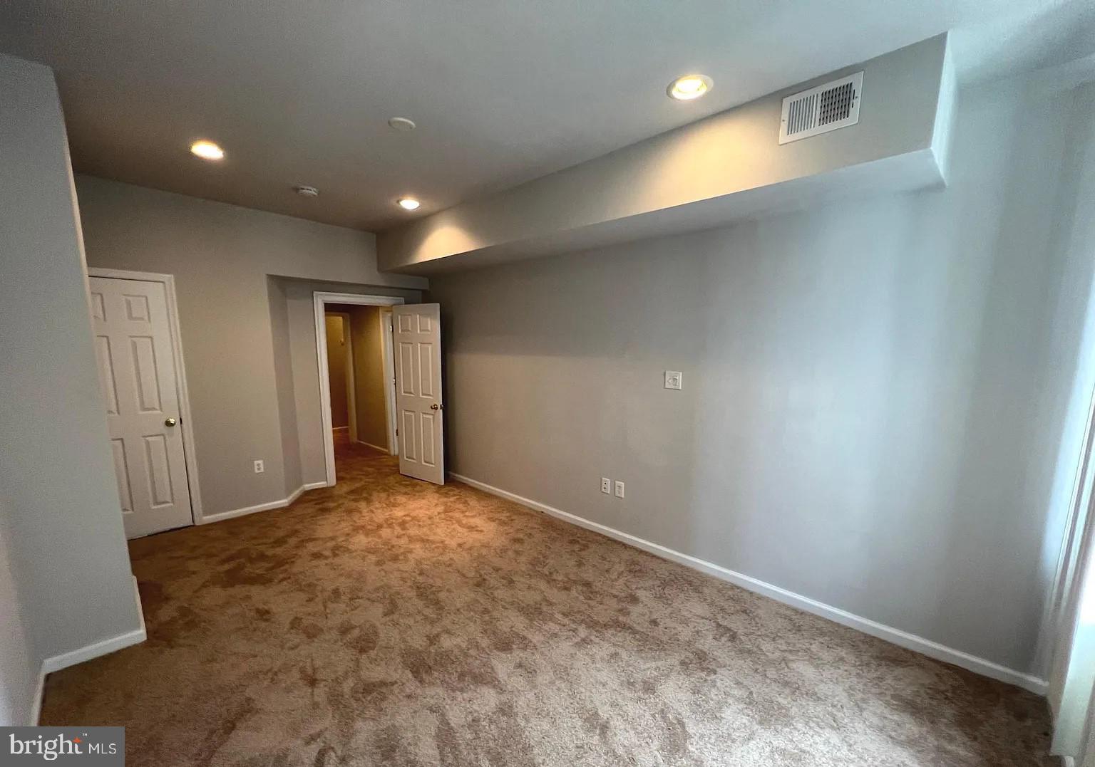 WASHINGTON SQ - Commercial Sale