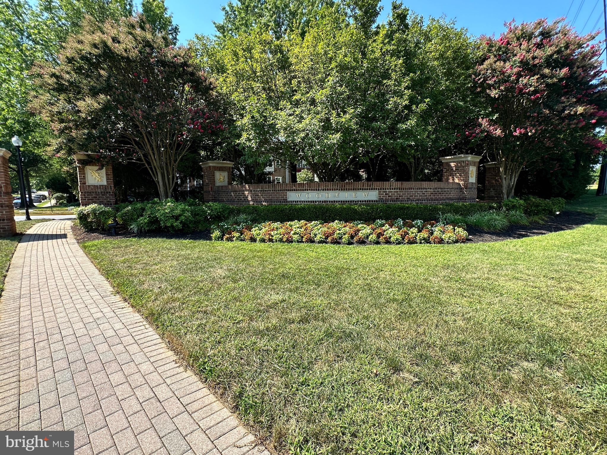 WOODVIEW VILLAGE - Residential Lease