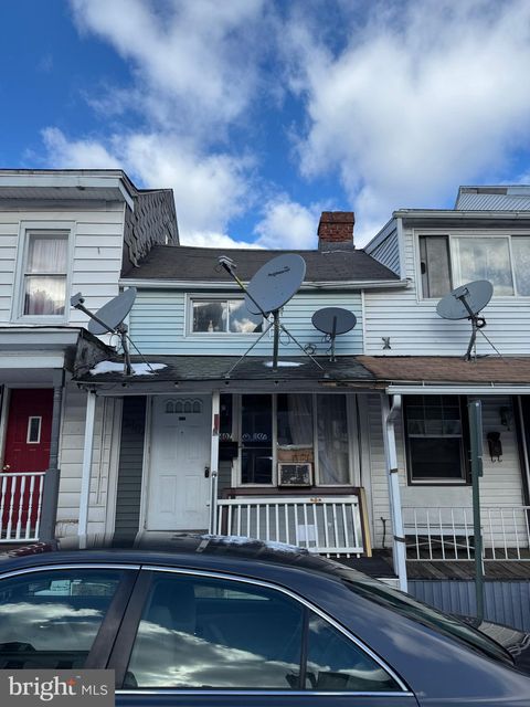 Townhouse For Sale - 1407 W Walnut Street<br/> ASHLAND, PA 17921