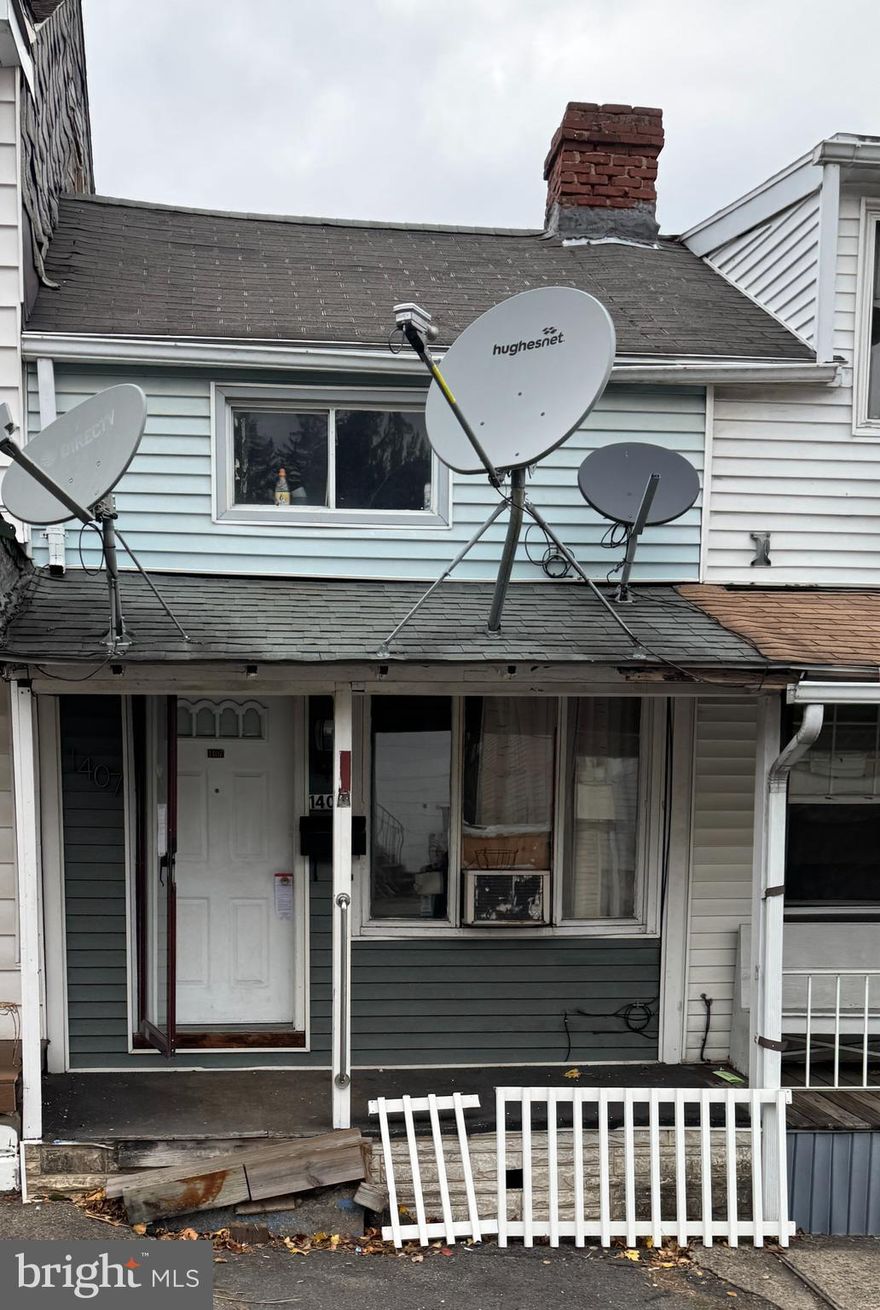 Ready for a Refresh – Great Rental Opportunity!
This property offers a solid structure and a practical layout—just needs a little cleanup and freshening up to be move-in ready for its next tenant! With minor TLC, this home can quickly become a comfortable residence or a strong addition to your rental portfolio.
Featuring spacious rooms, good bones, and plenty of natural light, it’s an easy project for anyone looking to put in minimal effort for maximum return. Conveniently located near local amenities, schools, and transportation, it’s a smart investment opportunity with income potential that can be realized in short order.
—don’t miss this one!