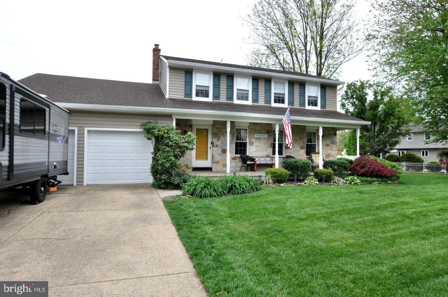 102 HOLIDAY COURT