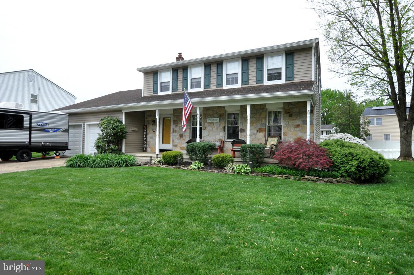102 HOLIDAY COURT