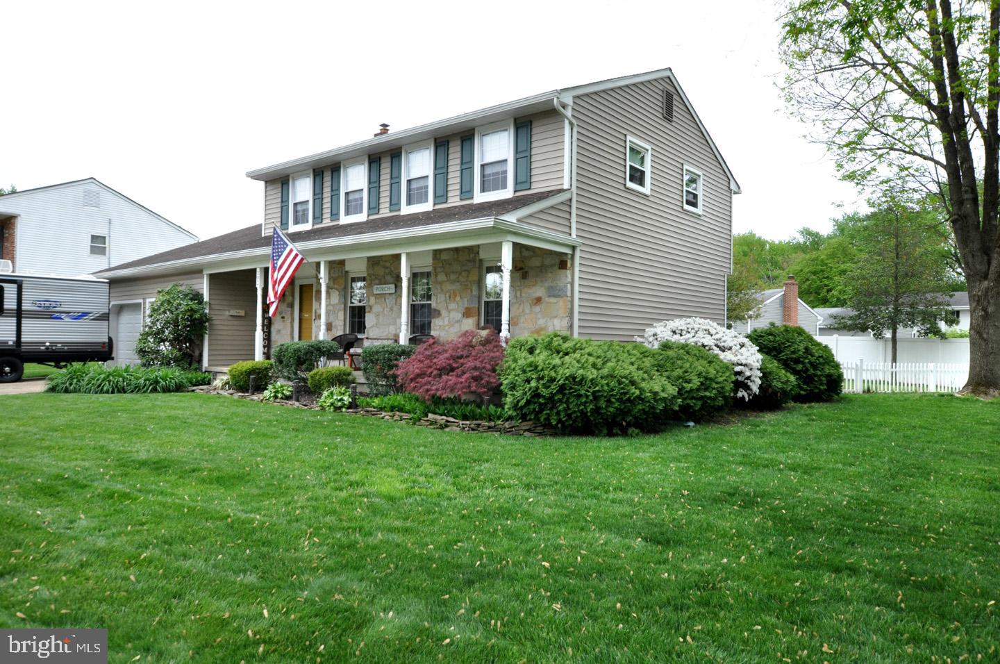 102 HOLIDAY COURT