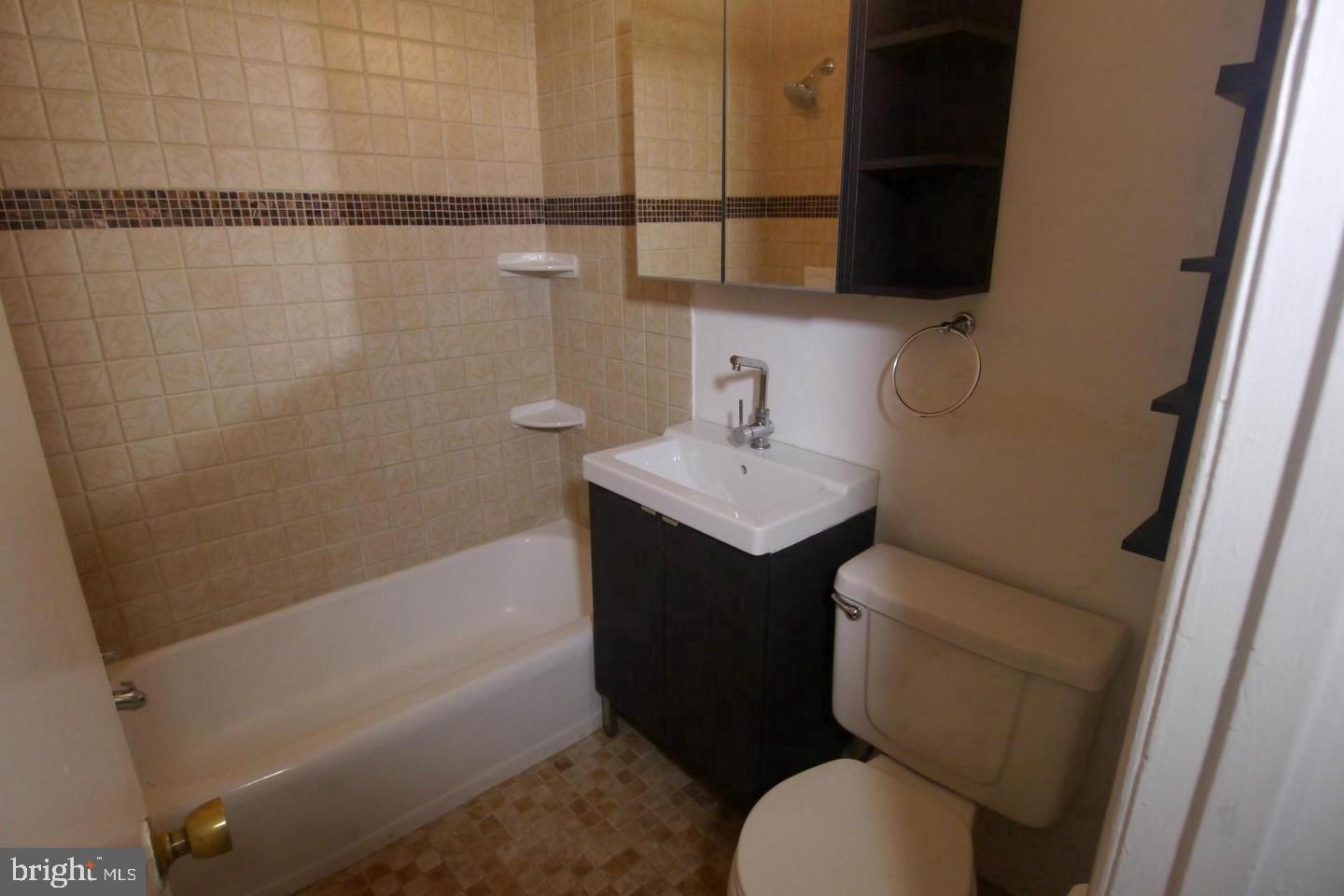 LONDON TERRACE - Residential Lease