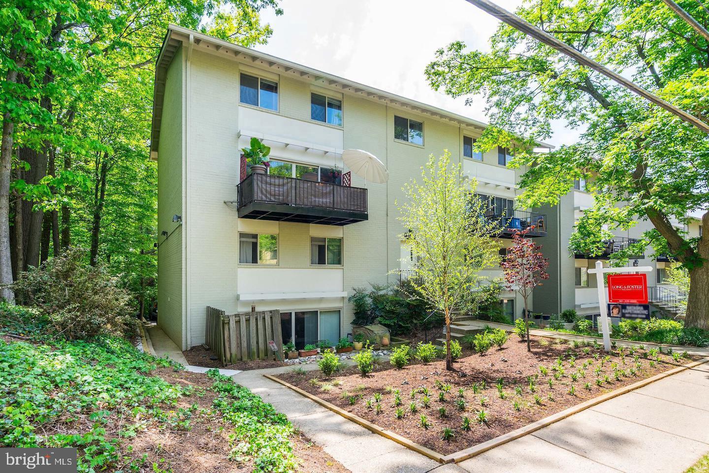 LONDON TERRACE - Residential Lease