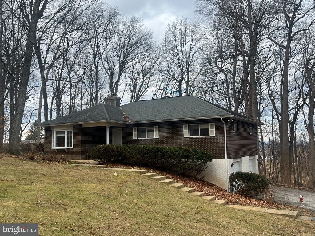 Photo of 192 Maryhill Road, PHOENIXVILLE, PA 19460 (MLS # PACT2115500)