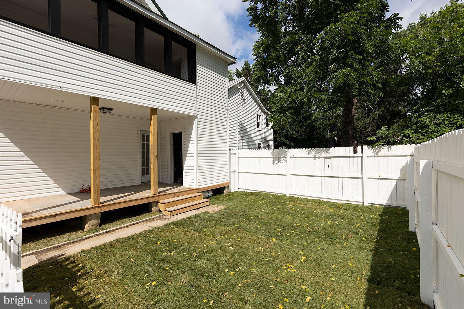 STROSNIDER - Residential Lease