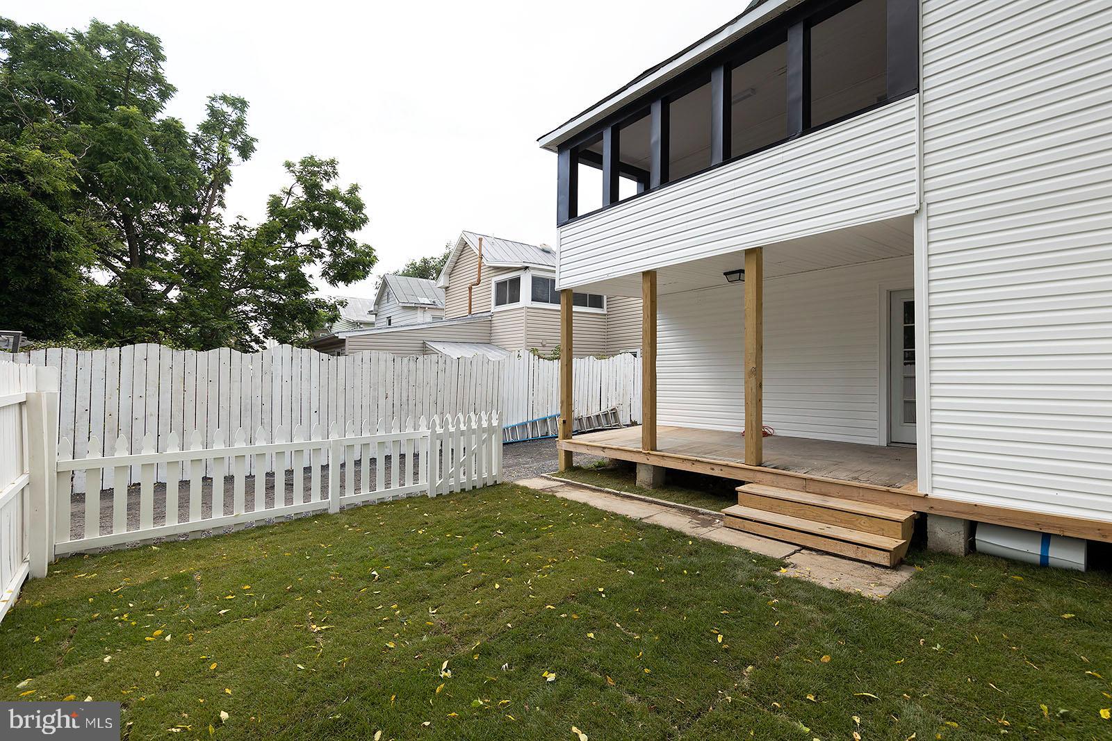 STROSNIDER - Residential Lease