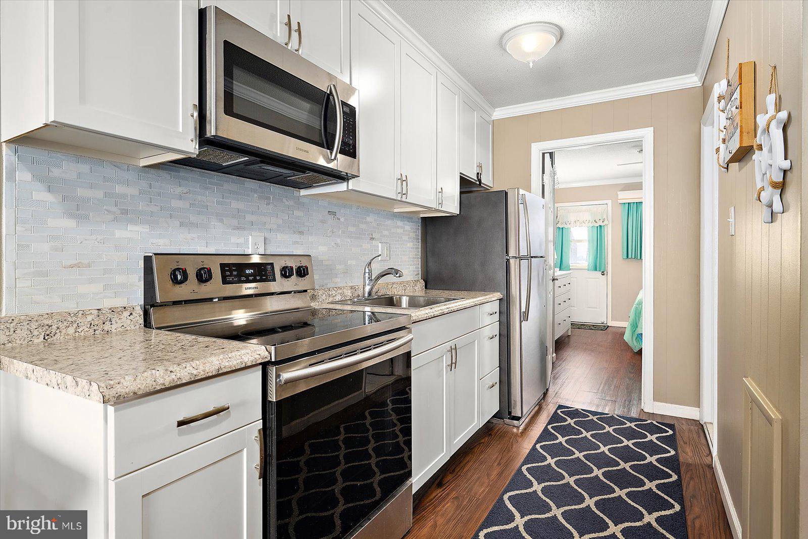 BAYSHORE CM - Residential