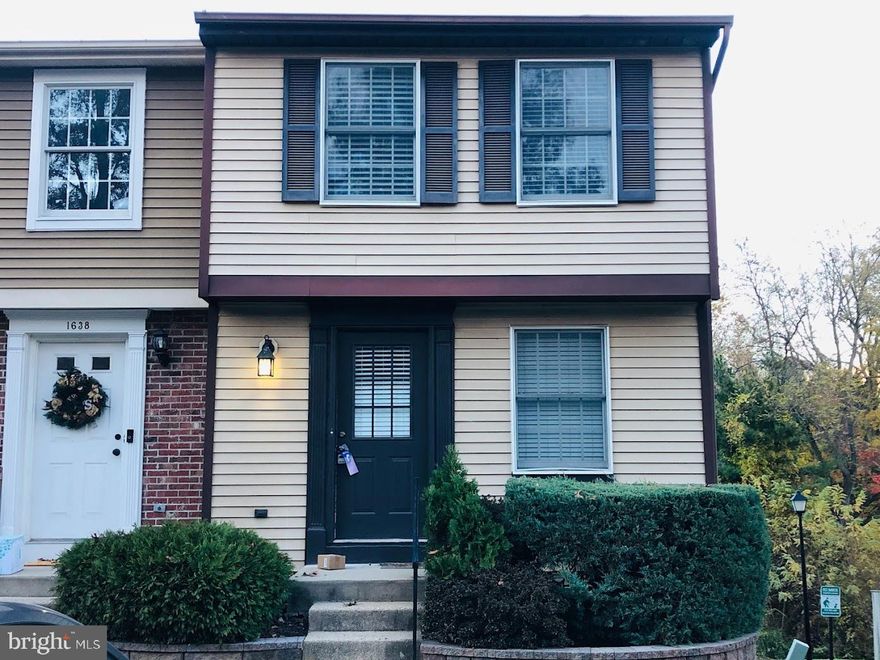 Available now! 2br 3ba 3lvl end unit townhome in Lake Ridge. Wood floors on main level. Updated kitchen with plenty of storage space. 2 Primary Suites each with their own full bath. Finished walk out basement with full bath. Fenced yard with patio. Small pets <30lbs ok. Great location! Apply online today!------------------------------------------------------------------------------------------------------------------Professionally managed. All residents are enrolled in the Resident Benefits Package (RBP) for $39.99/month and the Building Protection Plan of $11/month which includes credit building to help boost the resident’s credit score with timely rent payments, up to $1M Identity Theft Protection, HVAC air filter delivery (for applicable properties), move-in concierge service making utility connection and home service setup a breeze during your move-in, our best-in-class resident rewards program, on-demand pest control, and much more! More details upon application. The Building Protection Fee is used to help protect the property against certain damages and loss potentially caused by residents and satisfies the lease requirement to carry liability insurance.