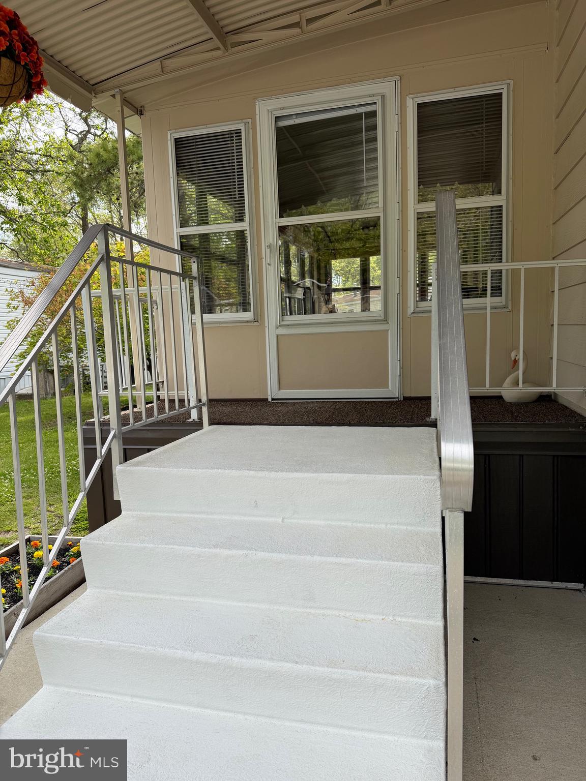 22 PINEVIEW